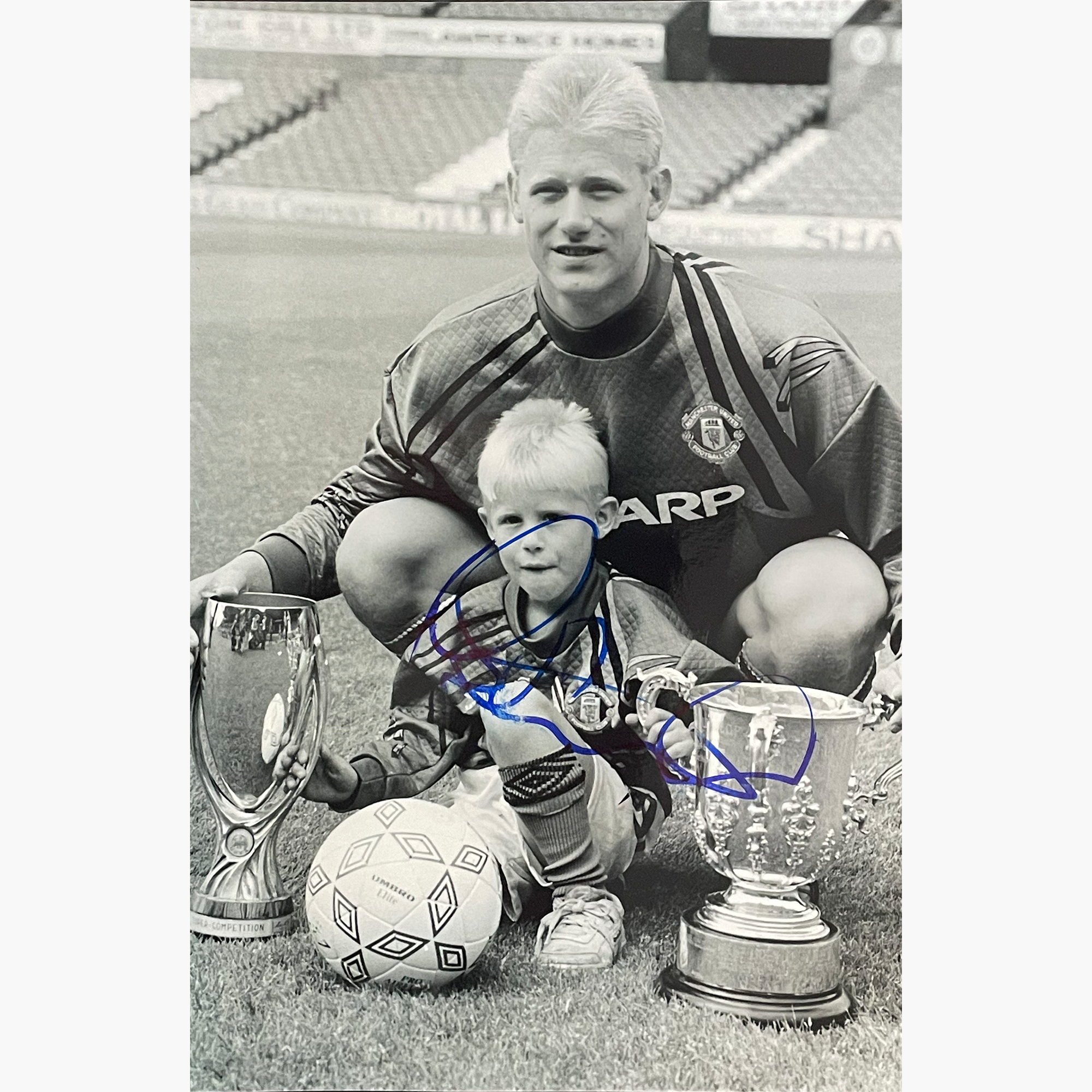 Peter Schmeichel – Signed 25cm x 20cm Black & White Photo