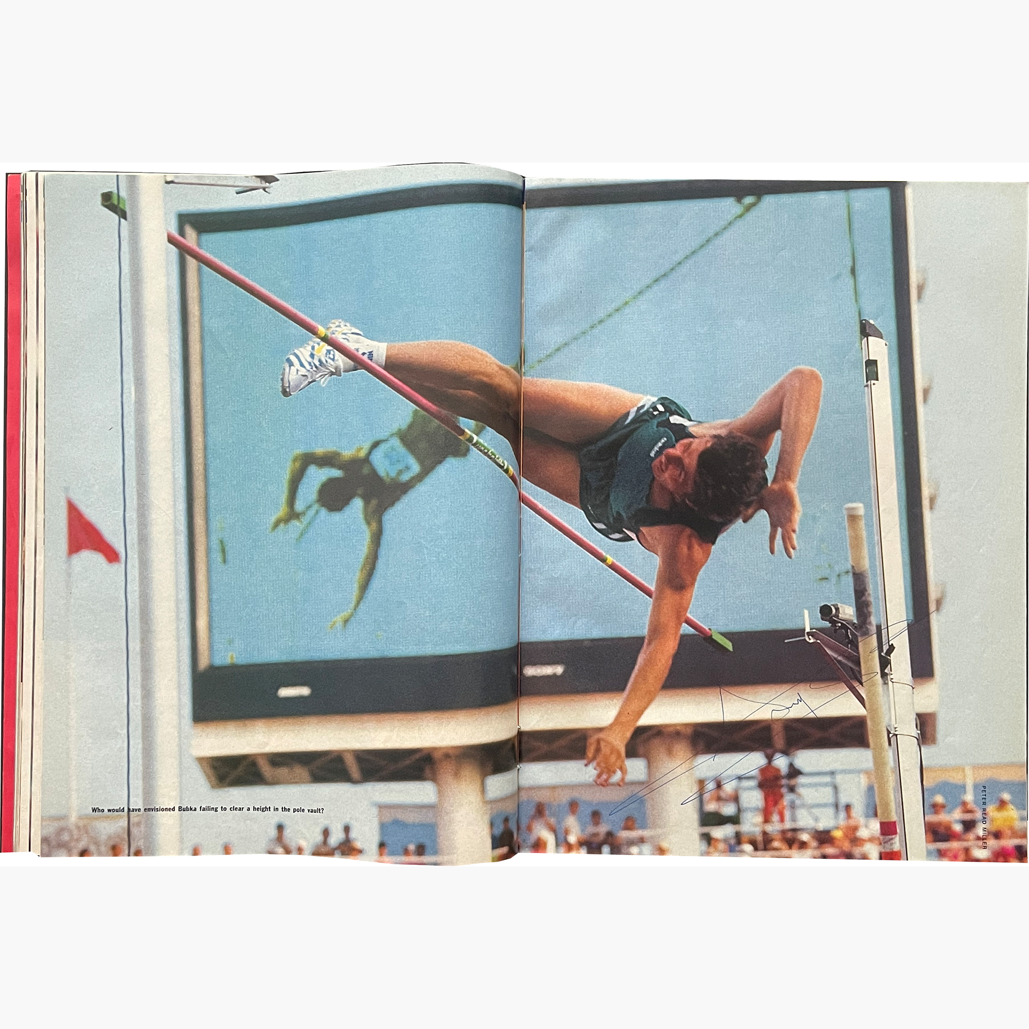 Sports Illustrated (Aug 17, 1992) – Multi-Signed by Mike Powell, Kevin Young, Gwen Torrance, Hassiba Boulmerka, Mark McKoy & Sergey Bubka