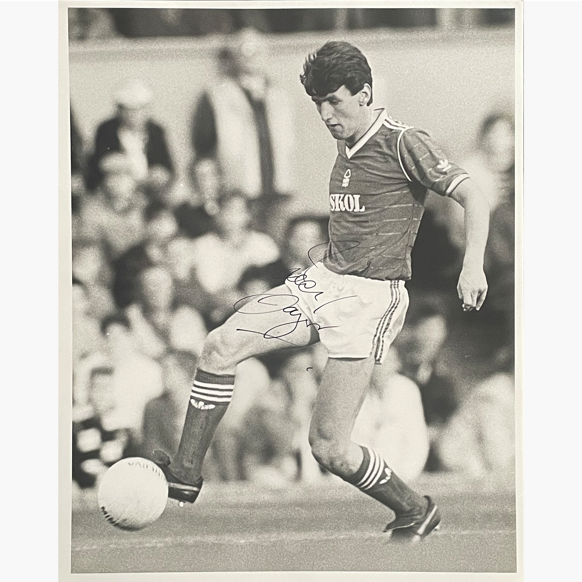 Peter Davenport – Signed 25cm x 20cm Black & White Action Press Photo
