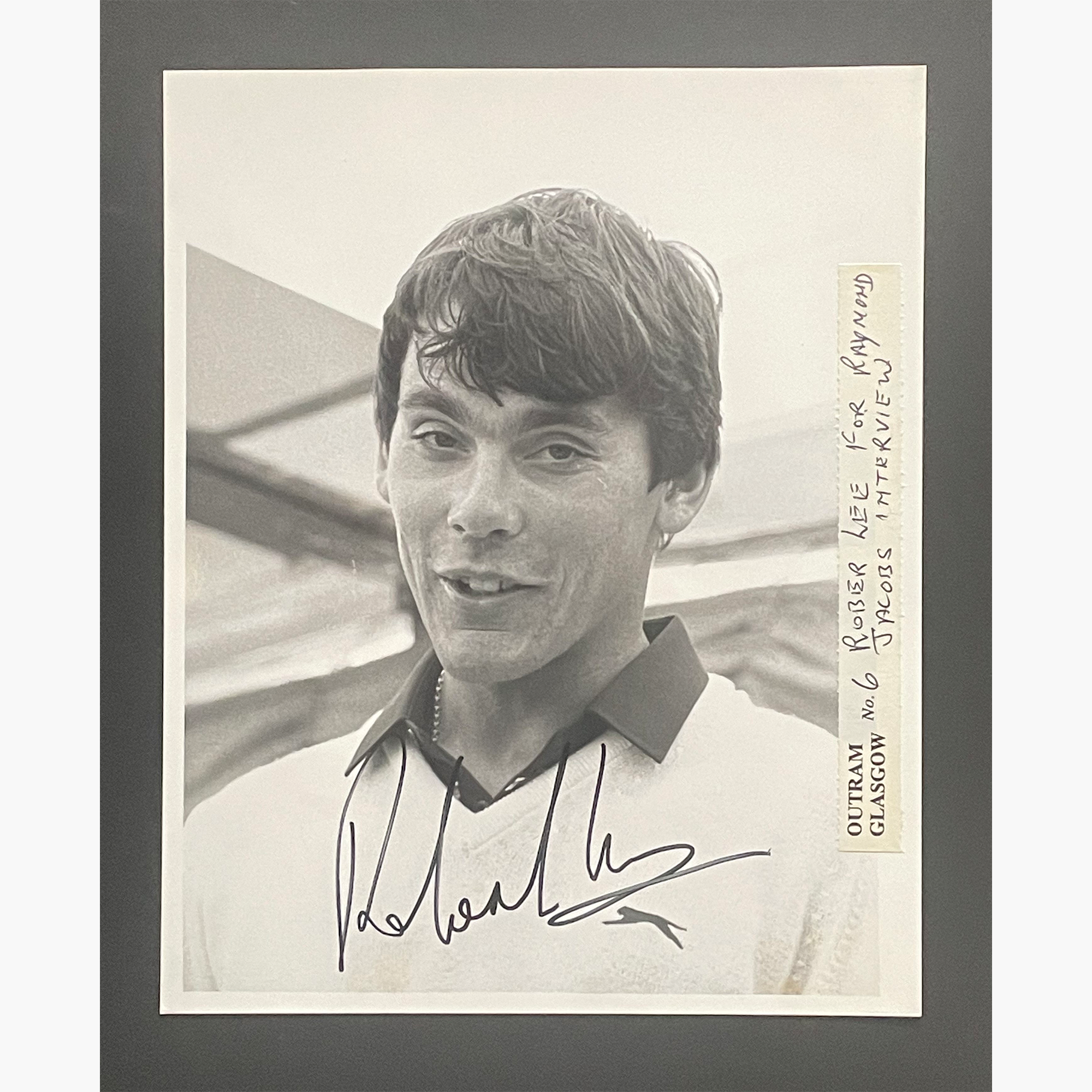 Robert Lee - Signed 21cm x 16.5cm Black & White Press Photo