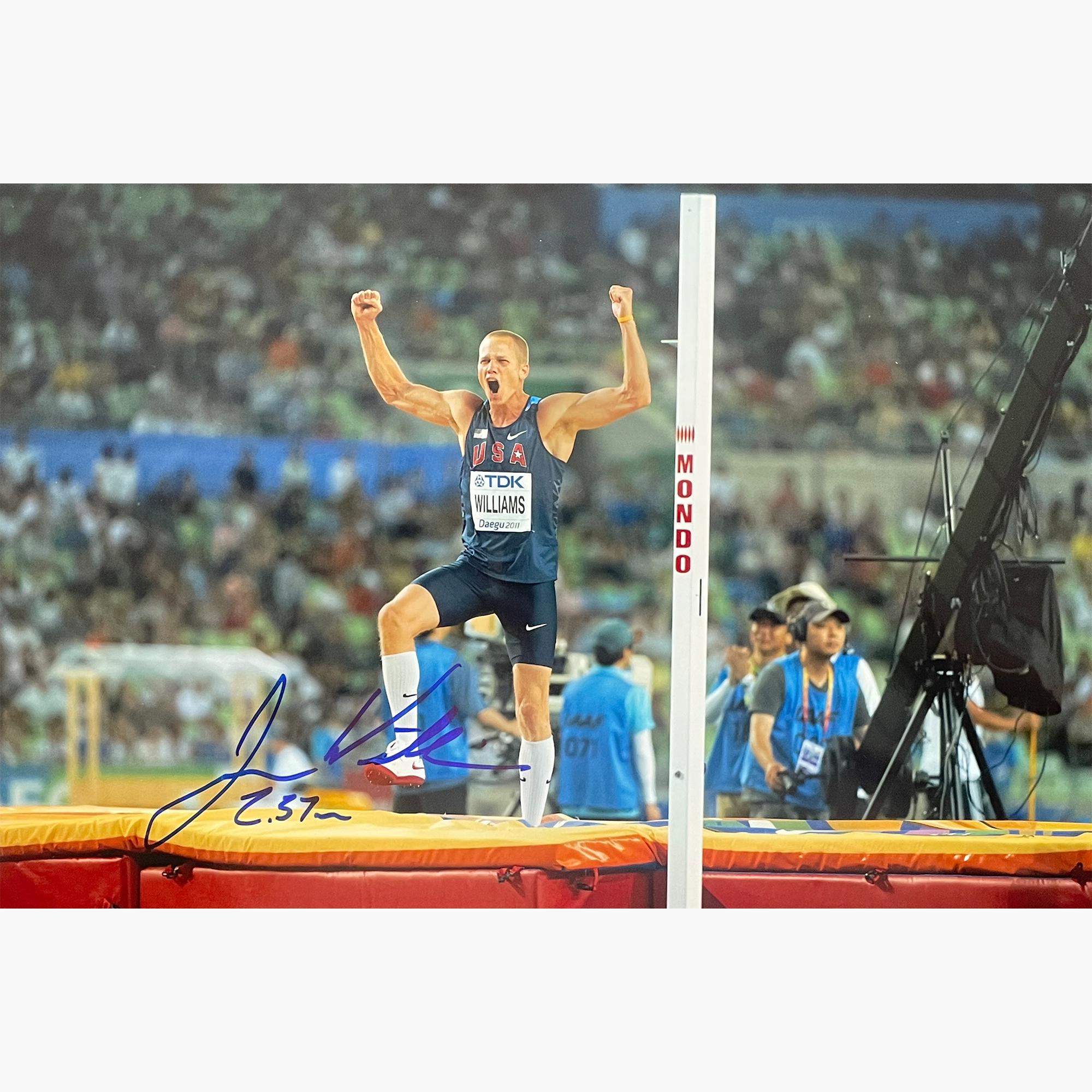 Jesse Williams – Signed 30cm x 20cm Colour Photo