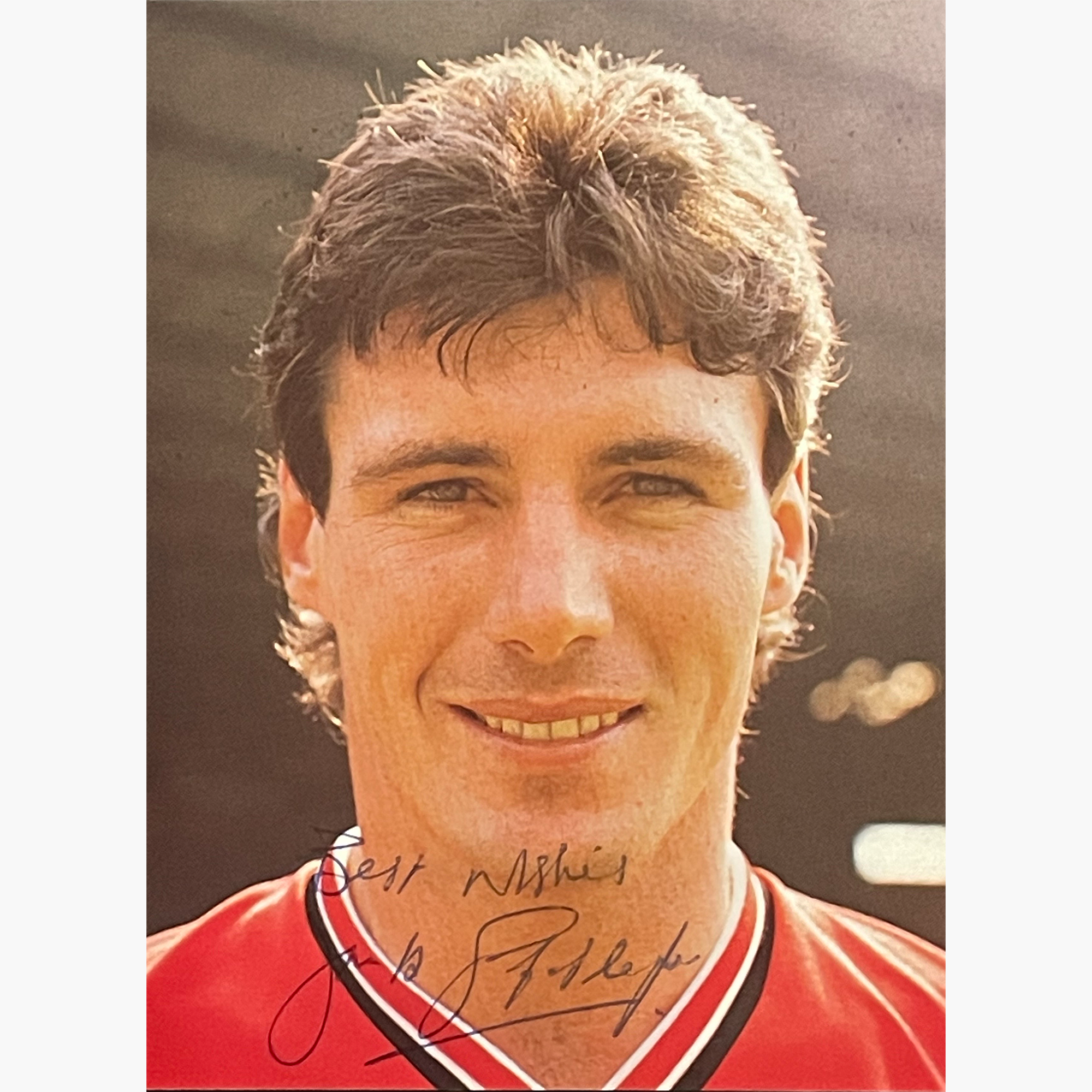 Frank Stapleton – Signed 14cm x 10.5cm Official Manchester United Colour Photo
