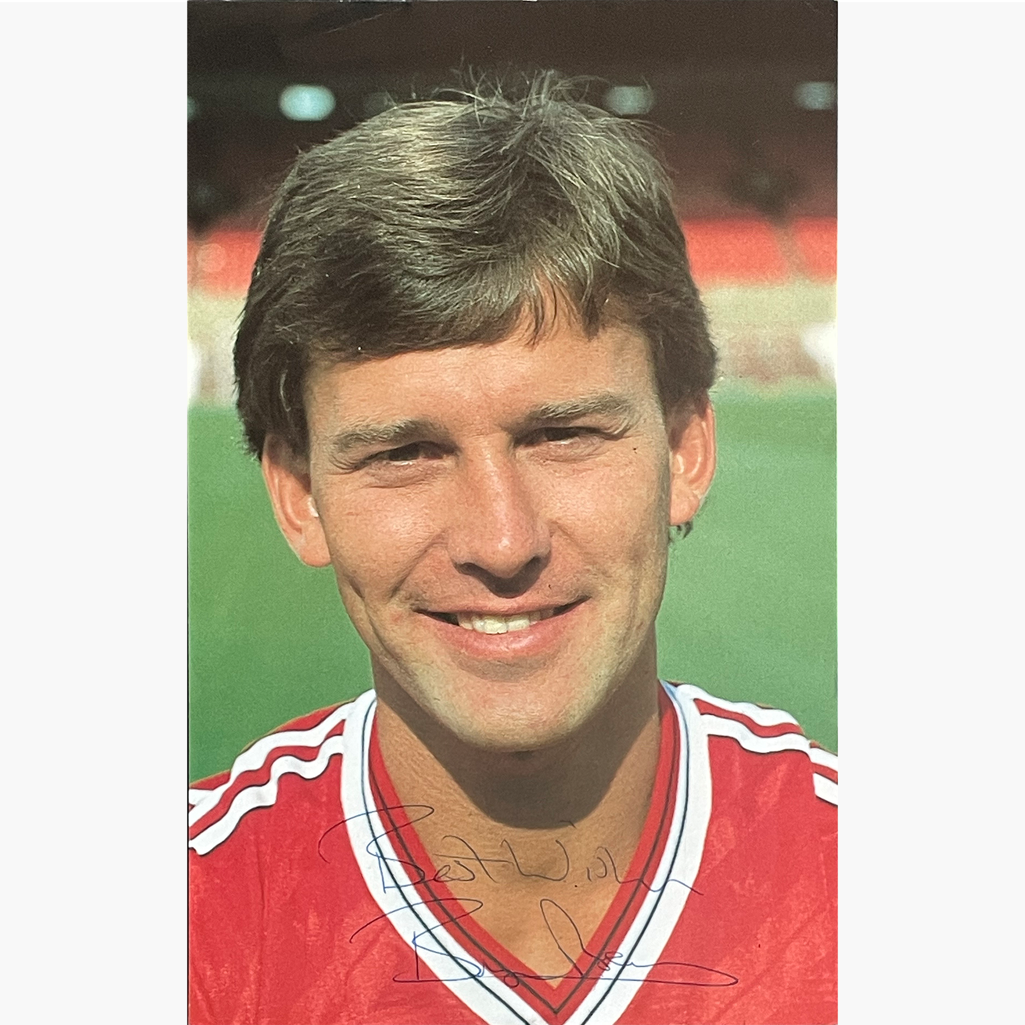 Bryan Robson – Signed 20.5cm x 13cm Official Manchester United Colour Photo