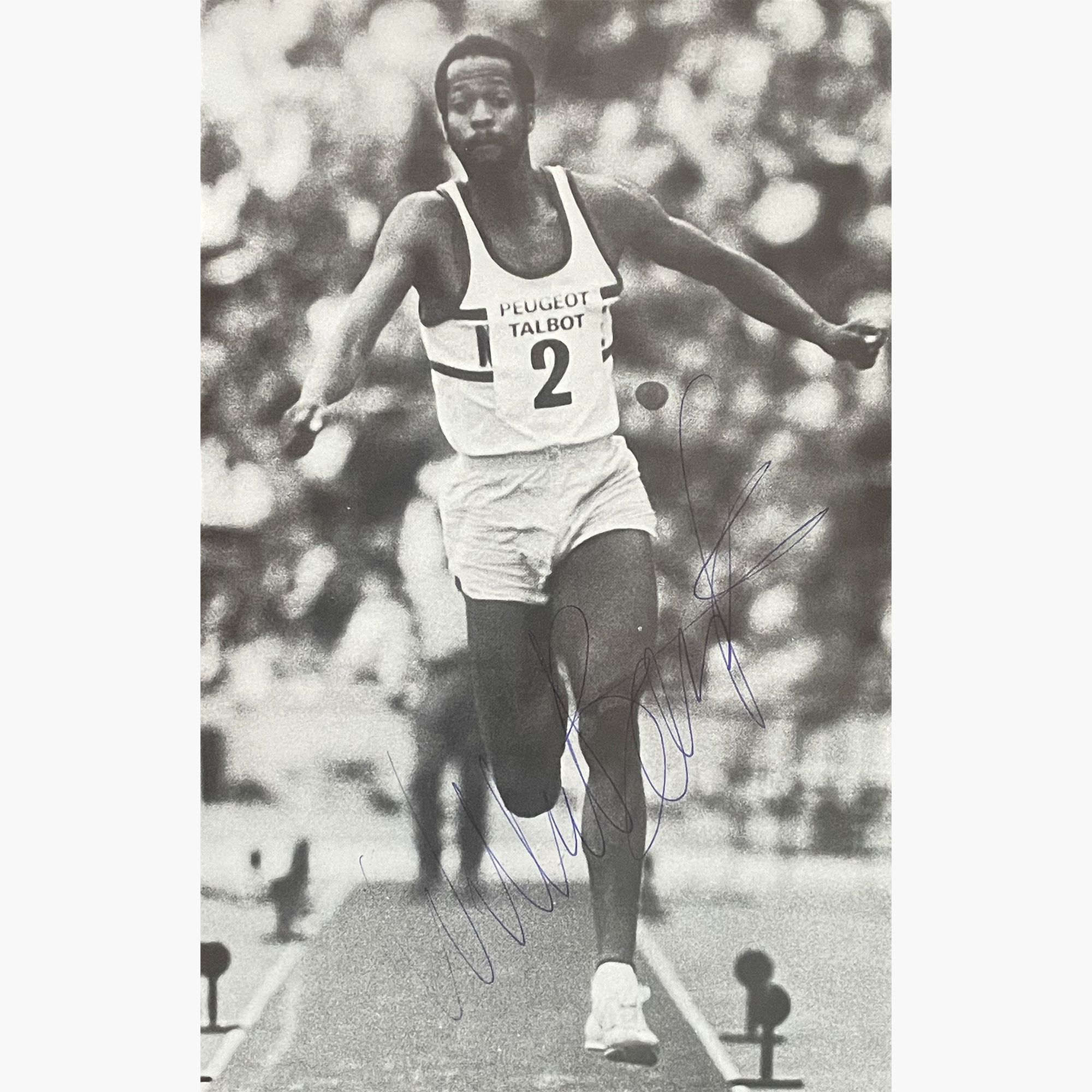 Willie Banks – Signed 18.5cm x 12cm Black & White Action Magazine Picture