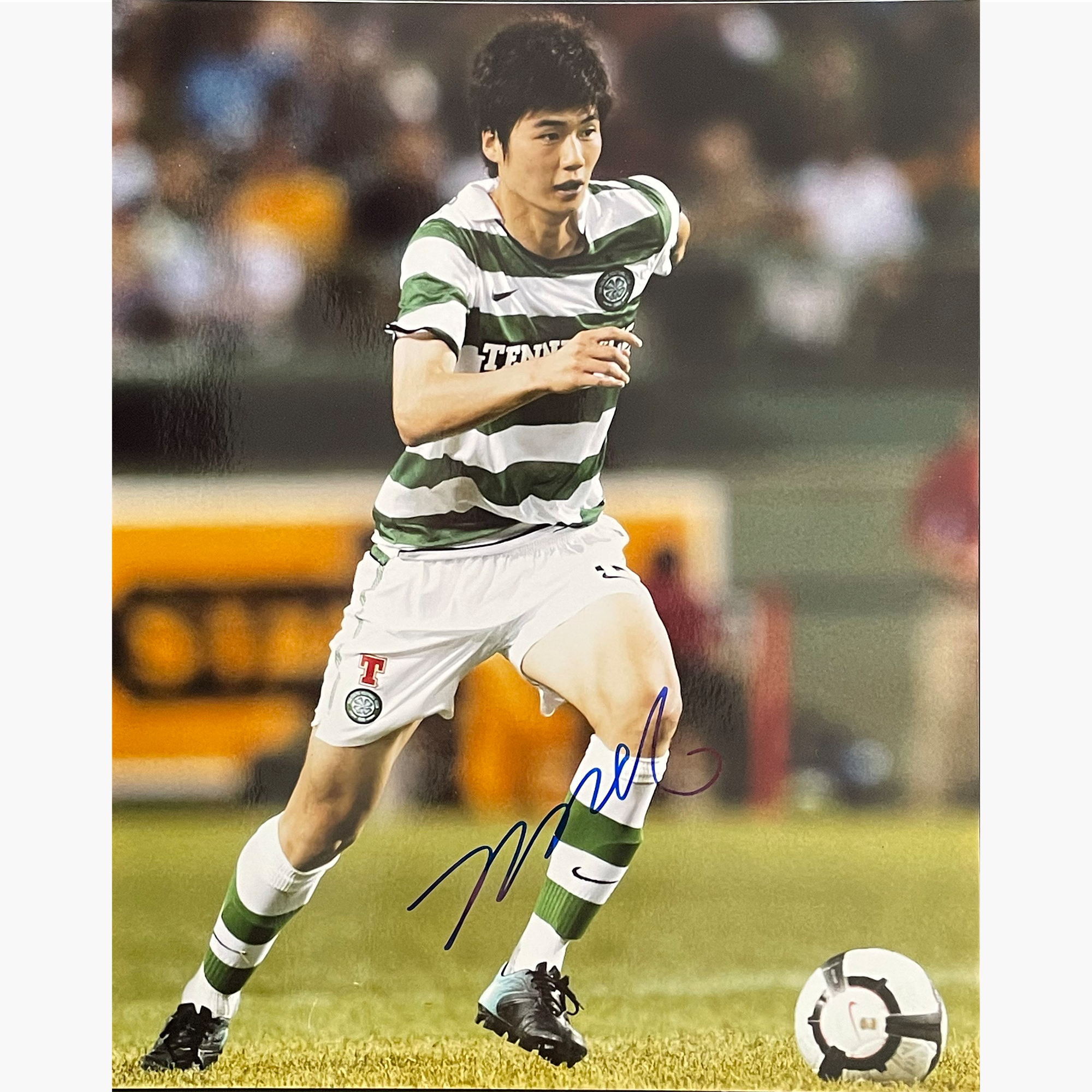 Ki Sung-Yeung - Signed 25.5cm x 20cm Colour Action Photo