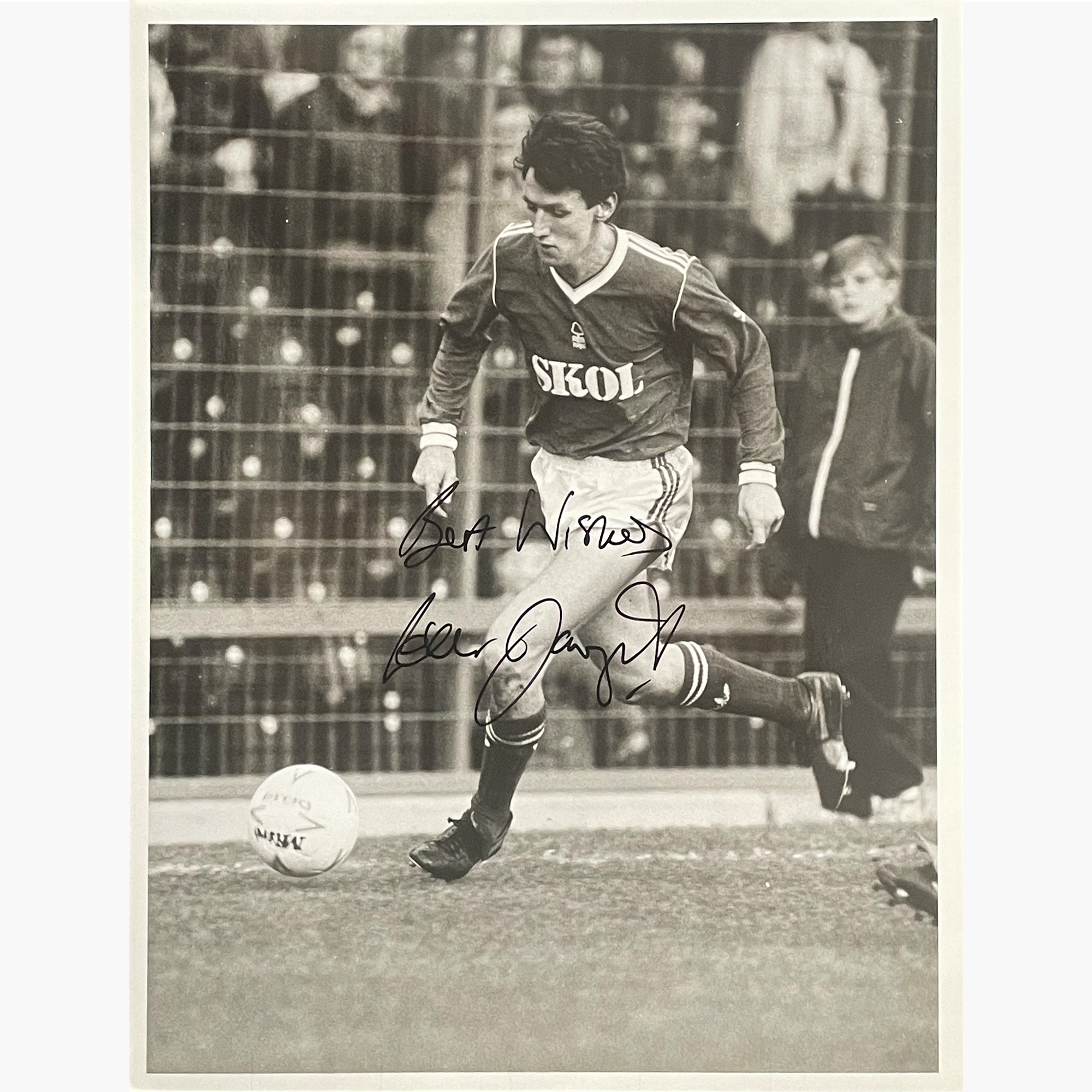 Peter Davenport – Signed 21.5cm x 16.5cm Black & White Action Press Photo