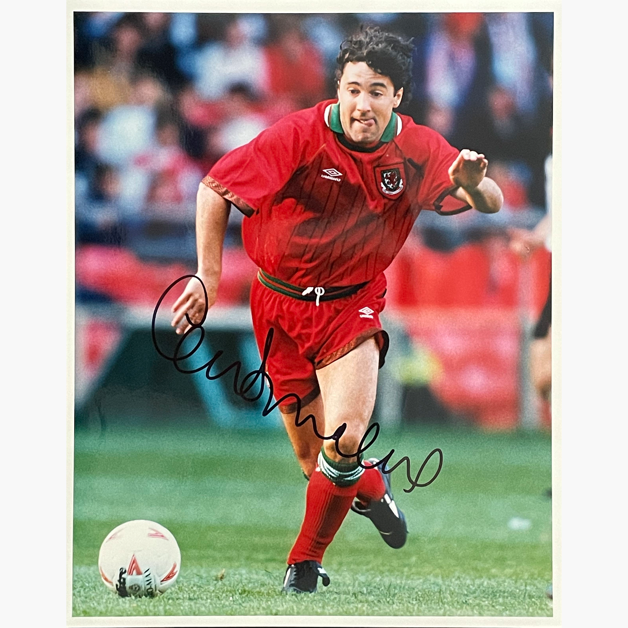 Dean Saunders – Signed 25cm x 20cm Colour Action Press Photo