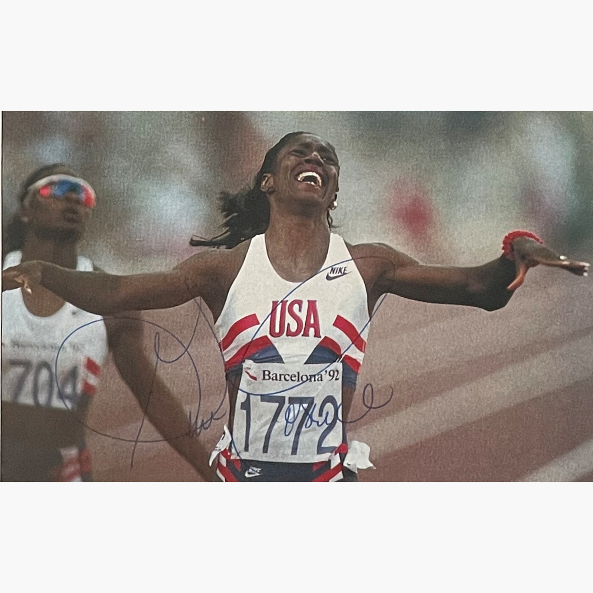 Sports Illustrated (Aug 17, 1992) – Multi-Signed by Mike Powell, Kevin Young, Gwen Torrance, Hassiba Boulmerka, Mark McKoy & Sergey Bubka