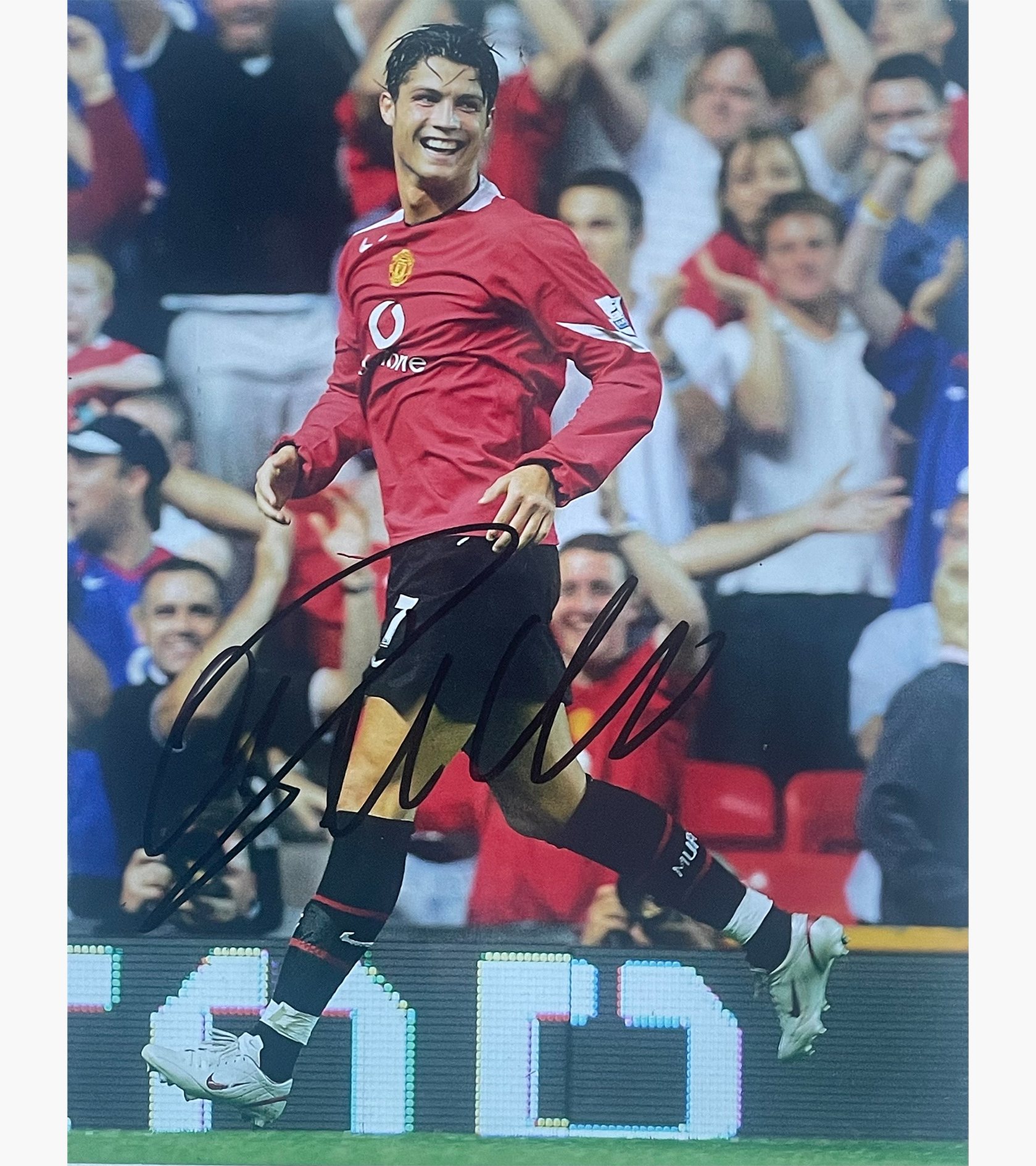 Cristiano Ronaldo – Signed 25.5cm x 20cm Colour Action Photo