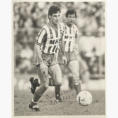 Andy Blair– Signed 25.5cm x 20.5cm Black & White Action Press Photo