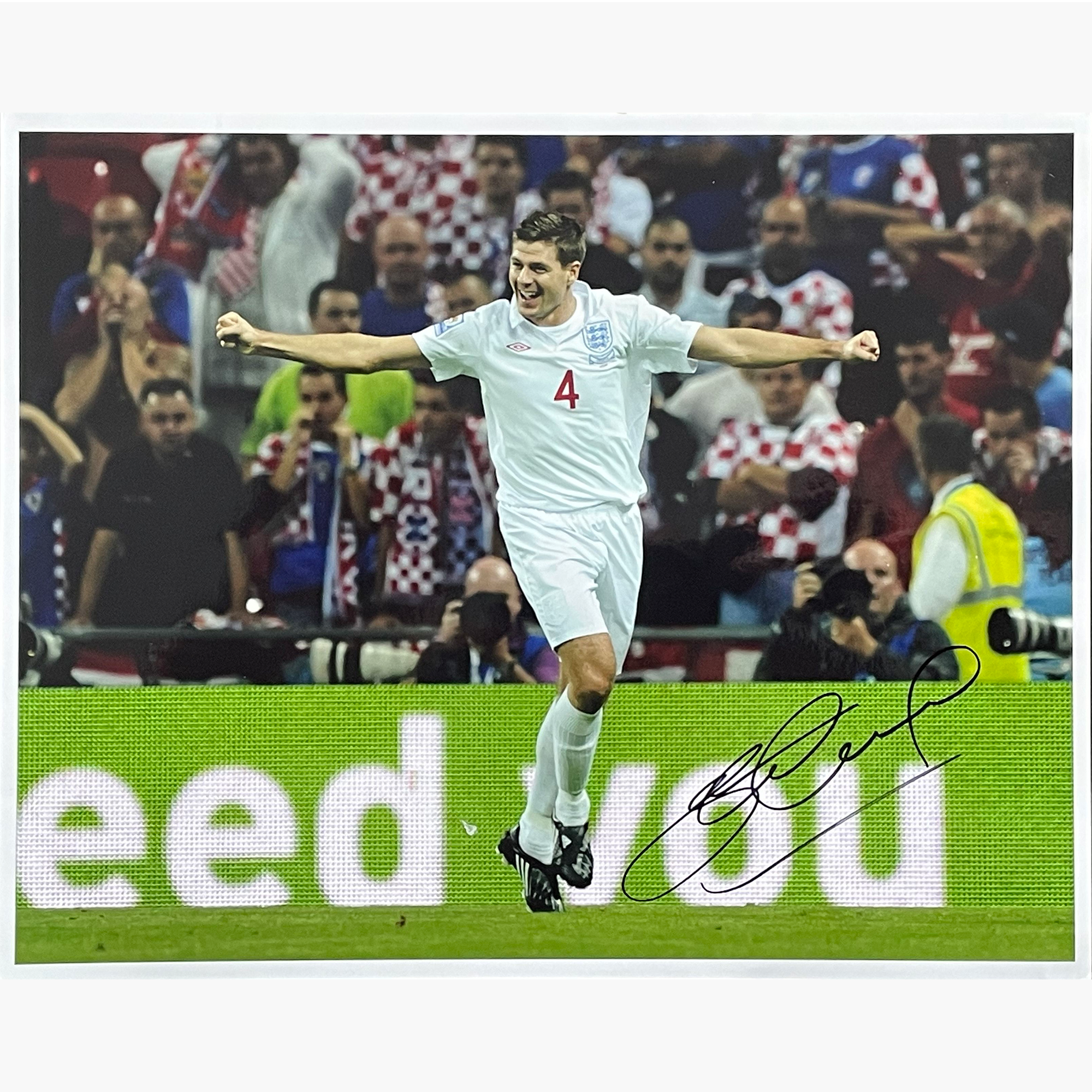 Steven Gerrard – Signed 25.5cm x 20.5cm Colour Action Photo