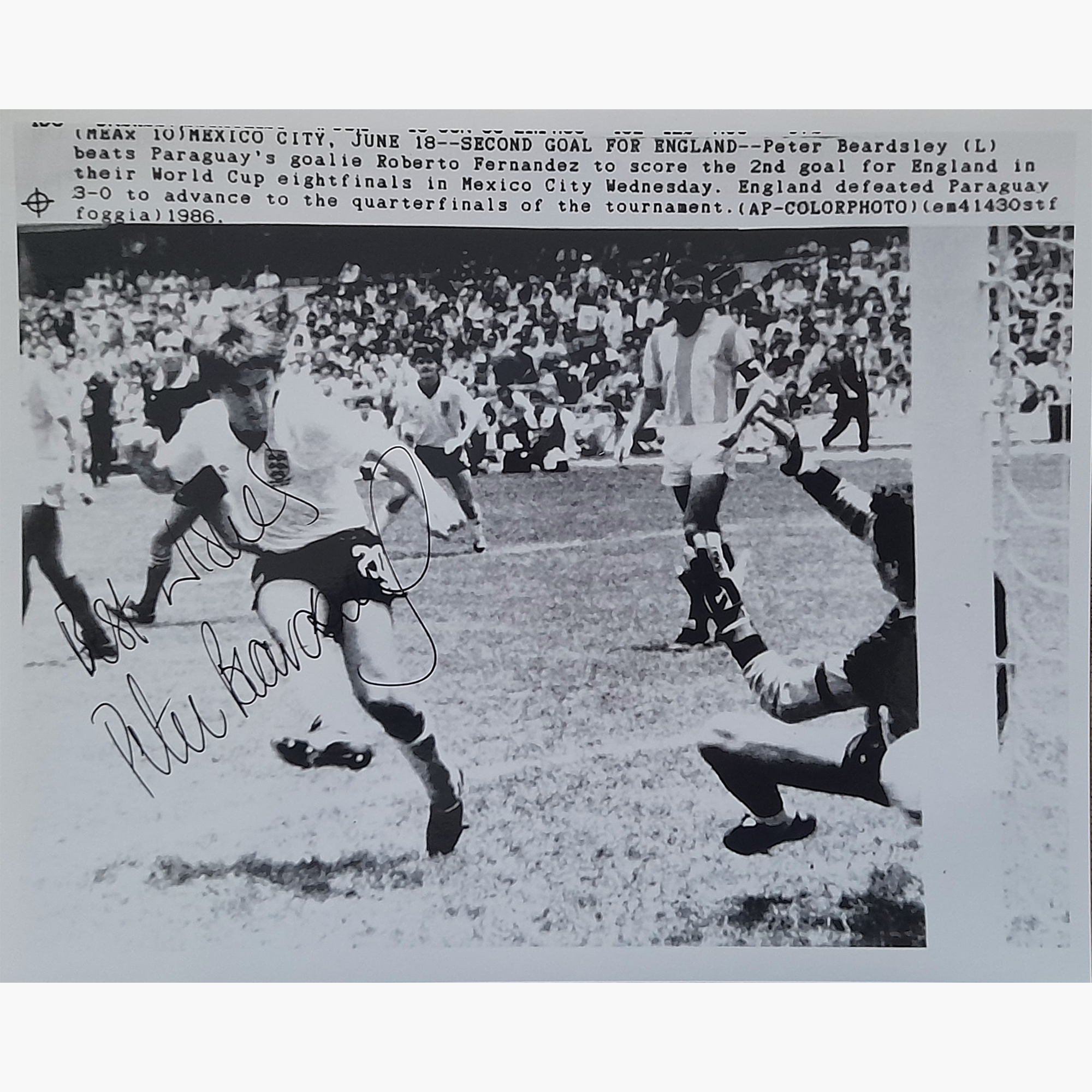 Peter Beardsley – Signed 25.3cm x 20.3cm Black & White Action Photo