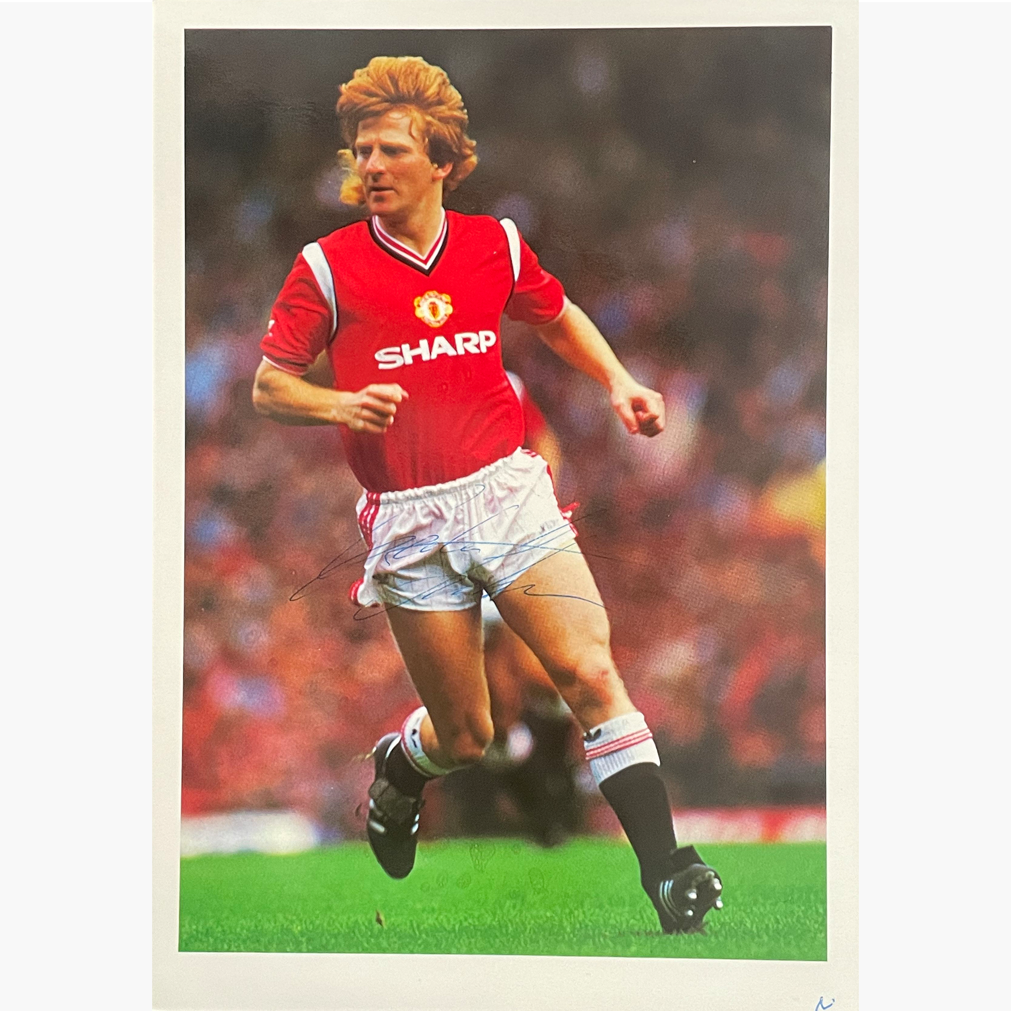 Gordon Strachan – Signed 21cm x 14.8cm Colour Action Photo