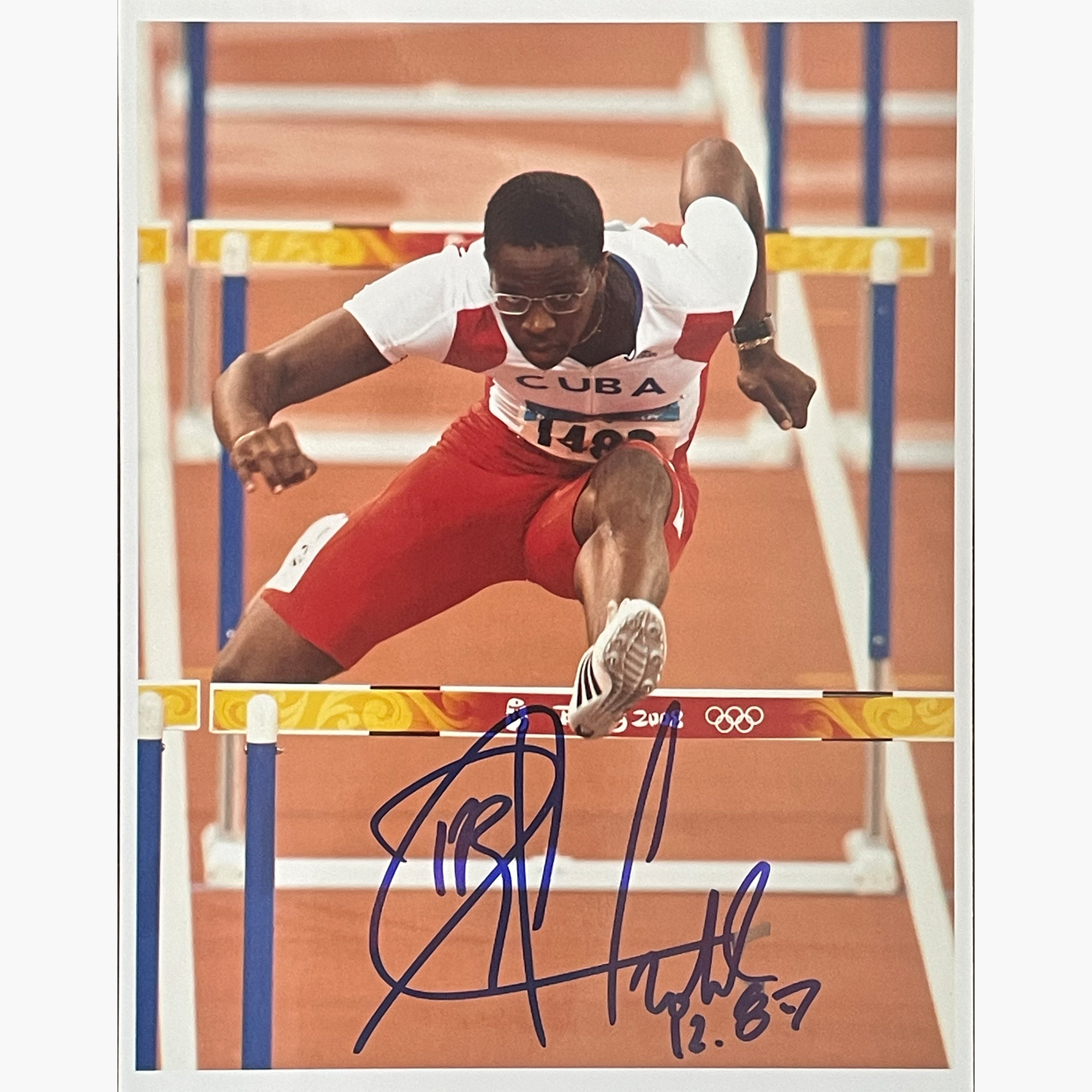 Dayron Robles – Signed 19.3cm x 15.1cm Colour Action Photo