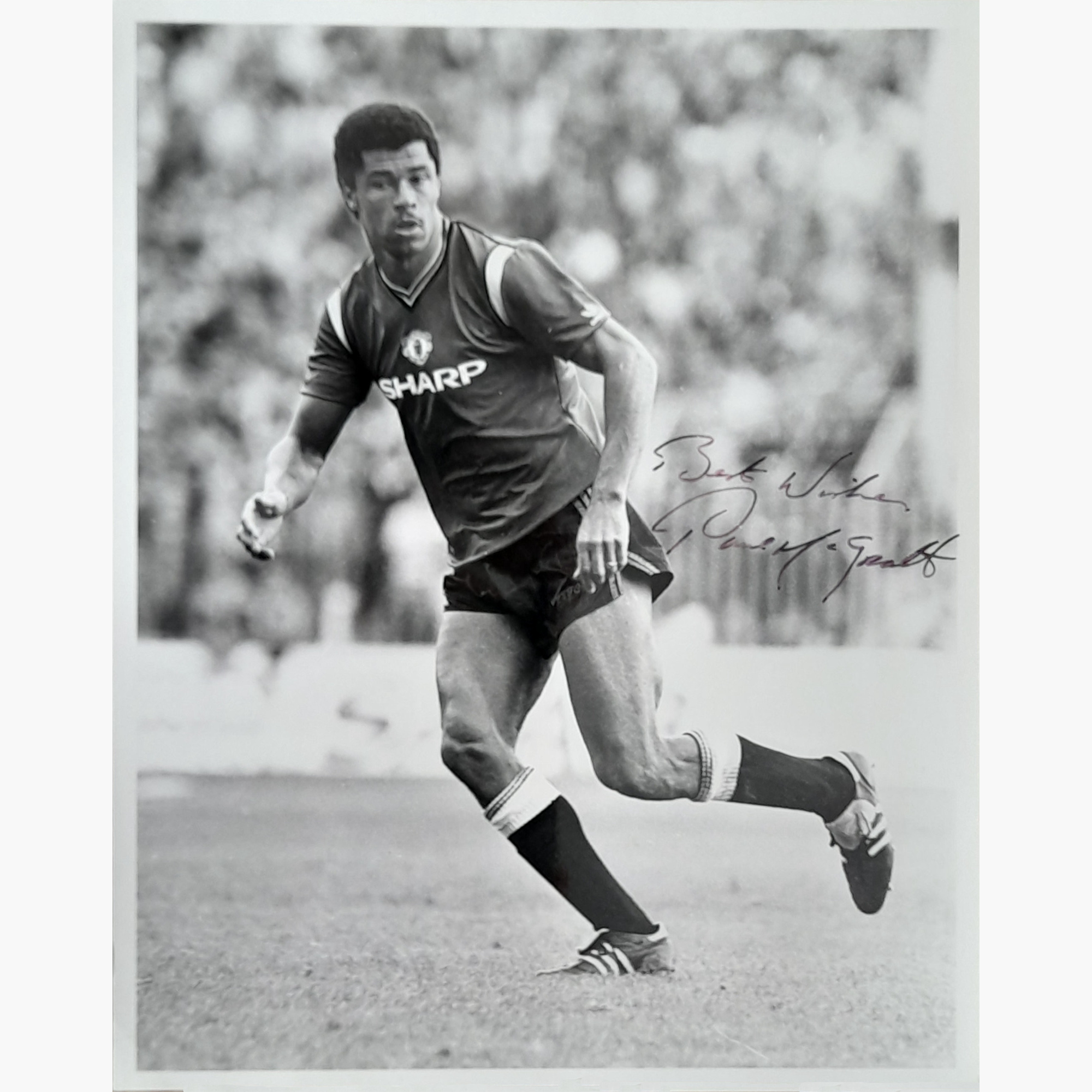 Paul McGrath – Signed 25.5cm x 20cm Black & White Action Press Photo