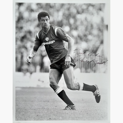 Paul McGrath – Signed 25.5cm x 20cm Black & White Action Press Photo