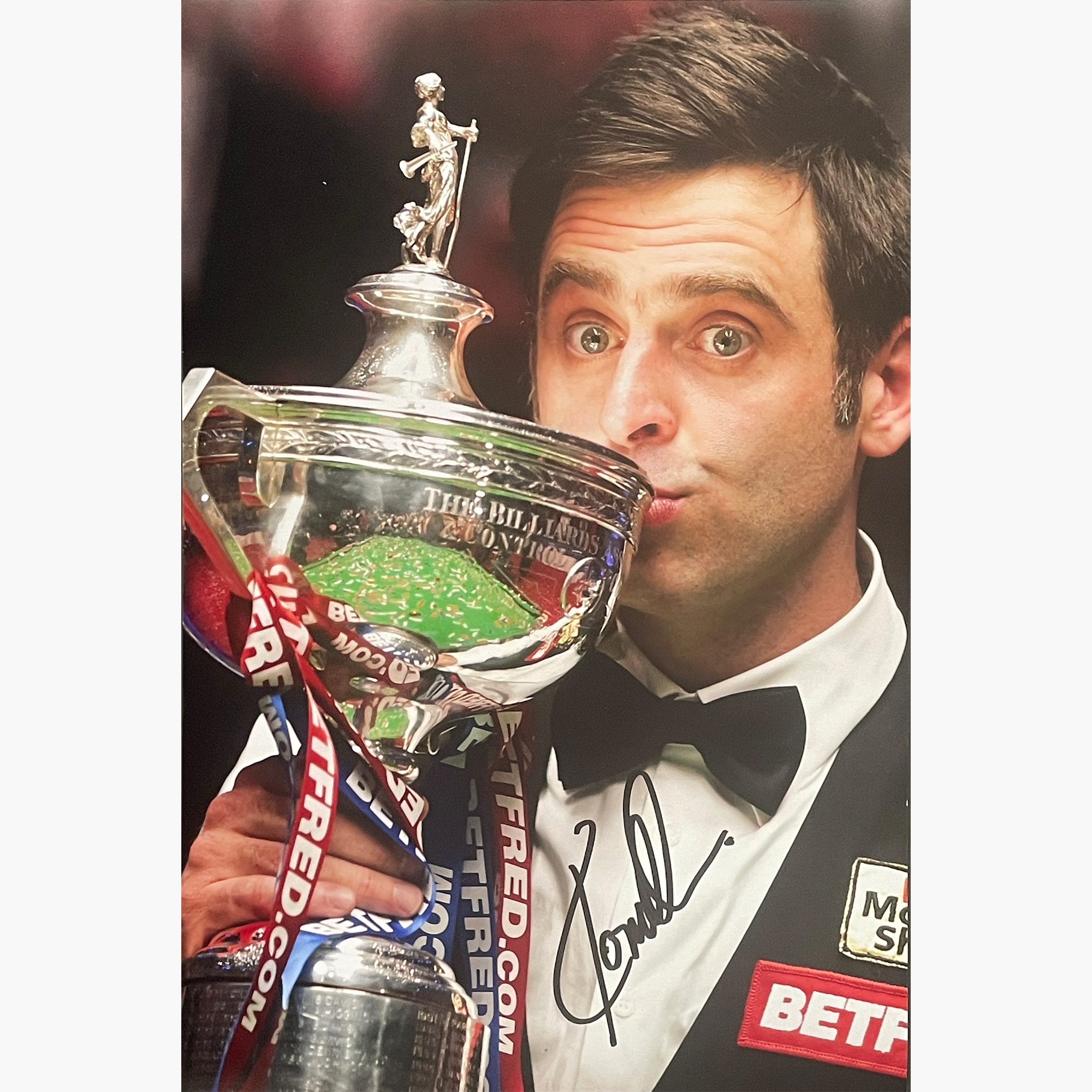 Ronnie O'Sullivan – Signed 30.5cm x 20.5cm Colour Photo