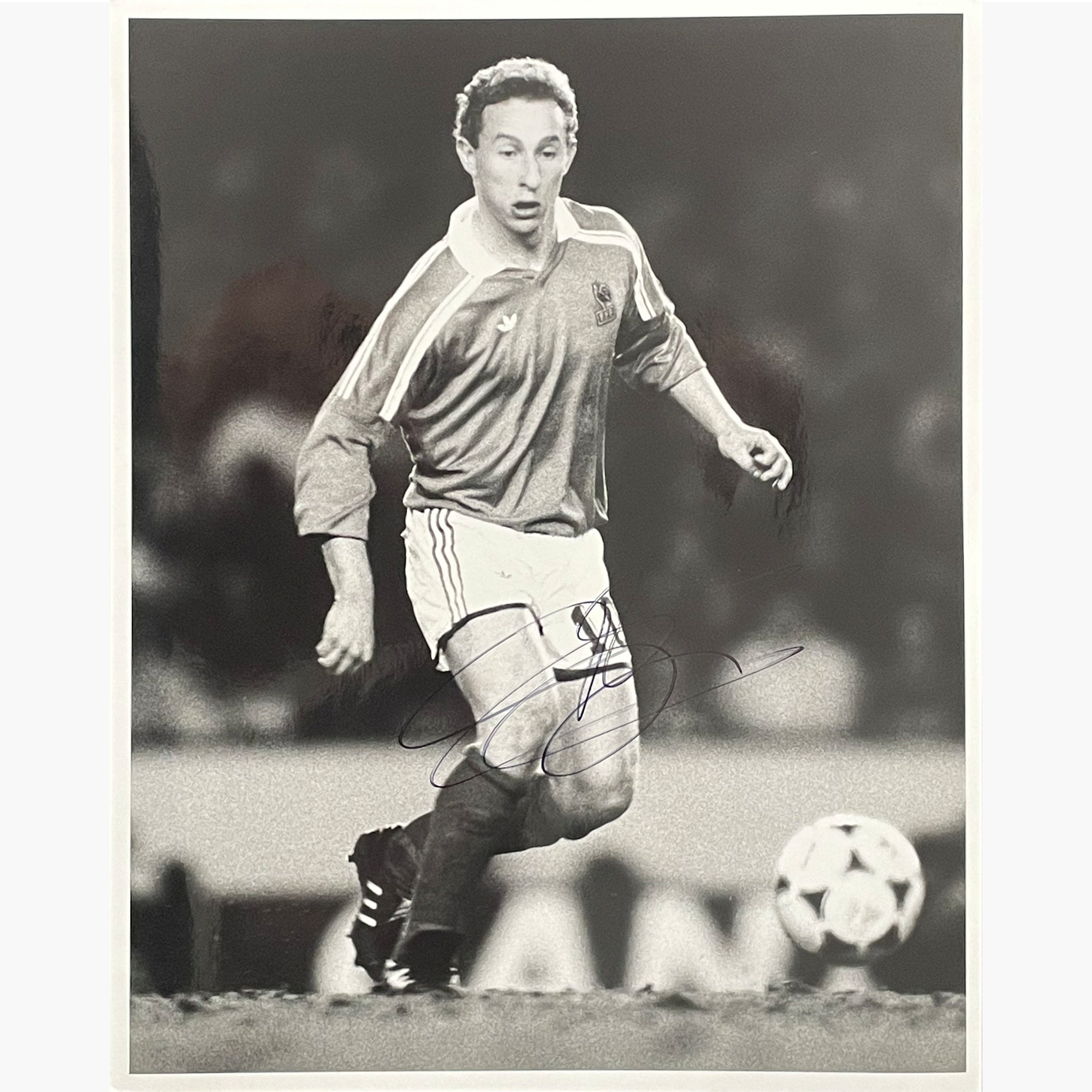 Jean Pierre Papin – Signed 25.5cm x 20cm Black & White Action Press Photo