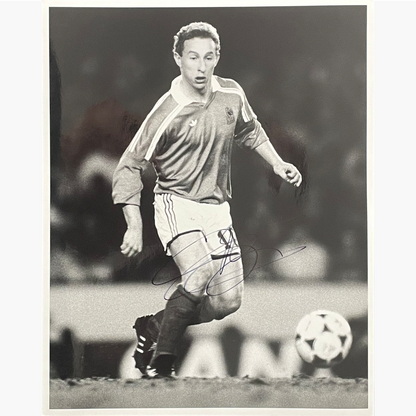 Jean Pierre Papin – Signed 25.5cm x 20cm Black & White Action Press Photo