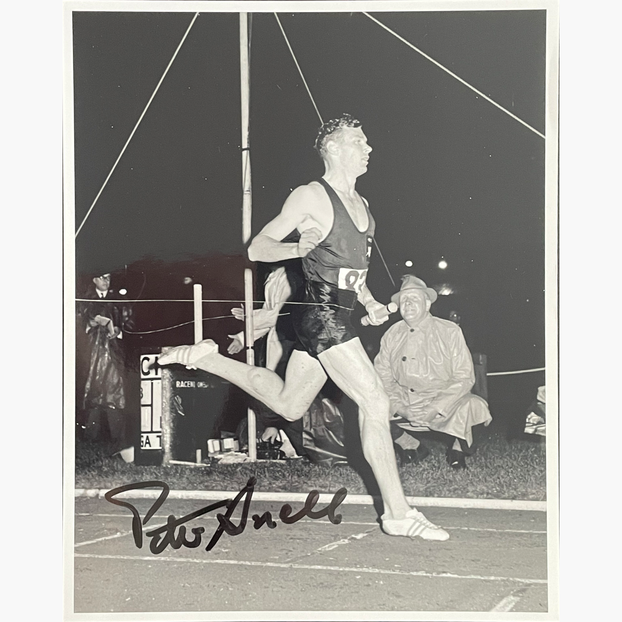 Peter Snell – Signed 25.3cm x 20.2cm Black & White Action Photo