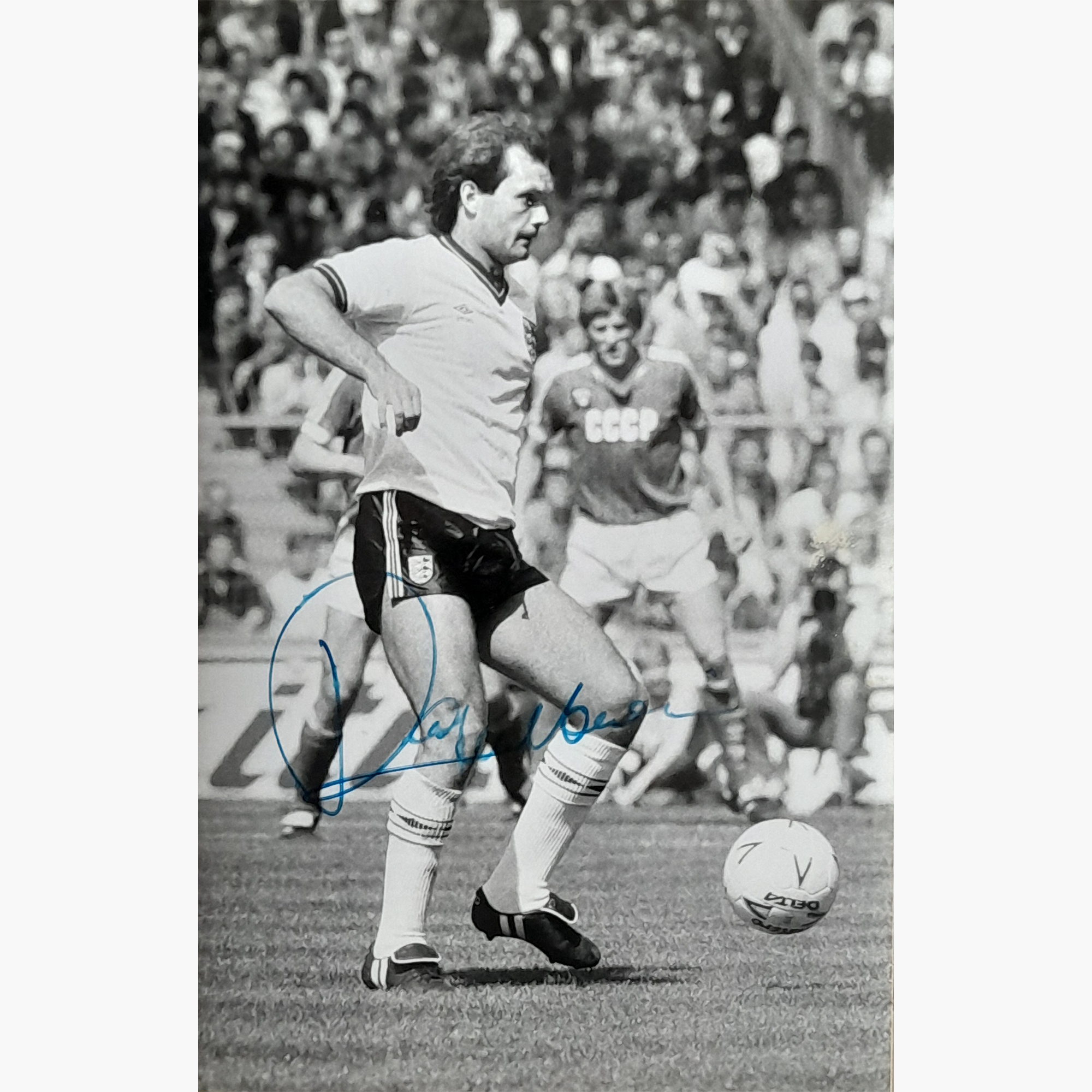 Ray Wilkins – Signed 15cm x 9.8cm Black & White Action Photo