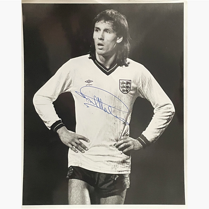 Mark Hateley – Signed 25.5cm x 20cm Black & White Action Press Photo
