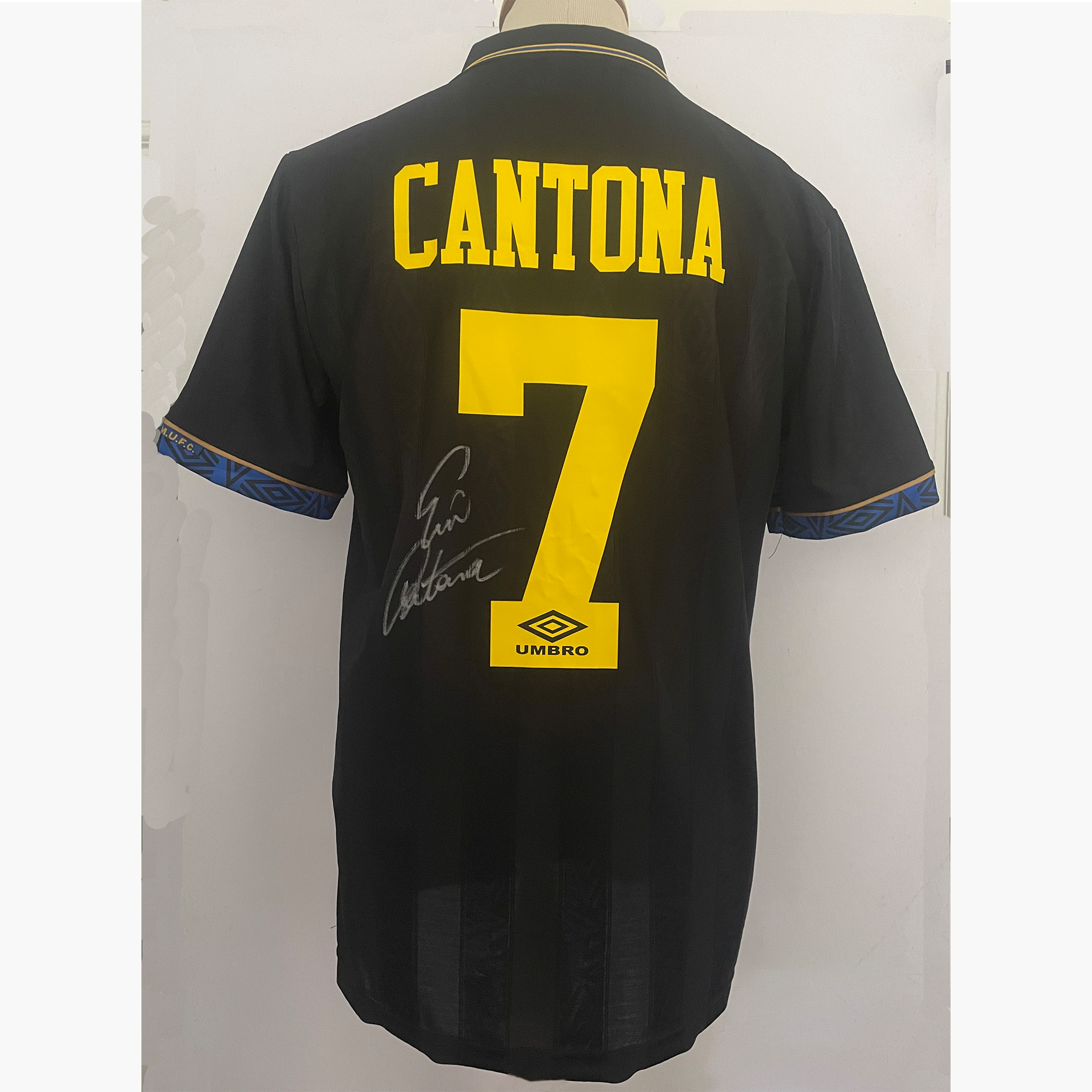 Eric Cantona - Signed 1994/1995 Manchester United Shirt