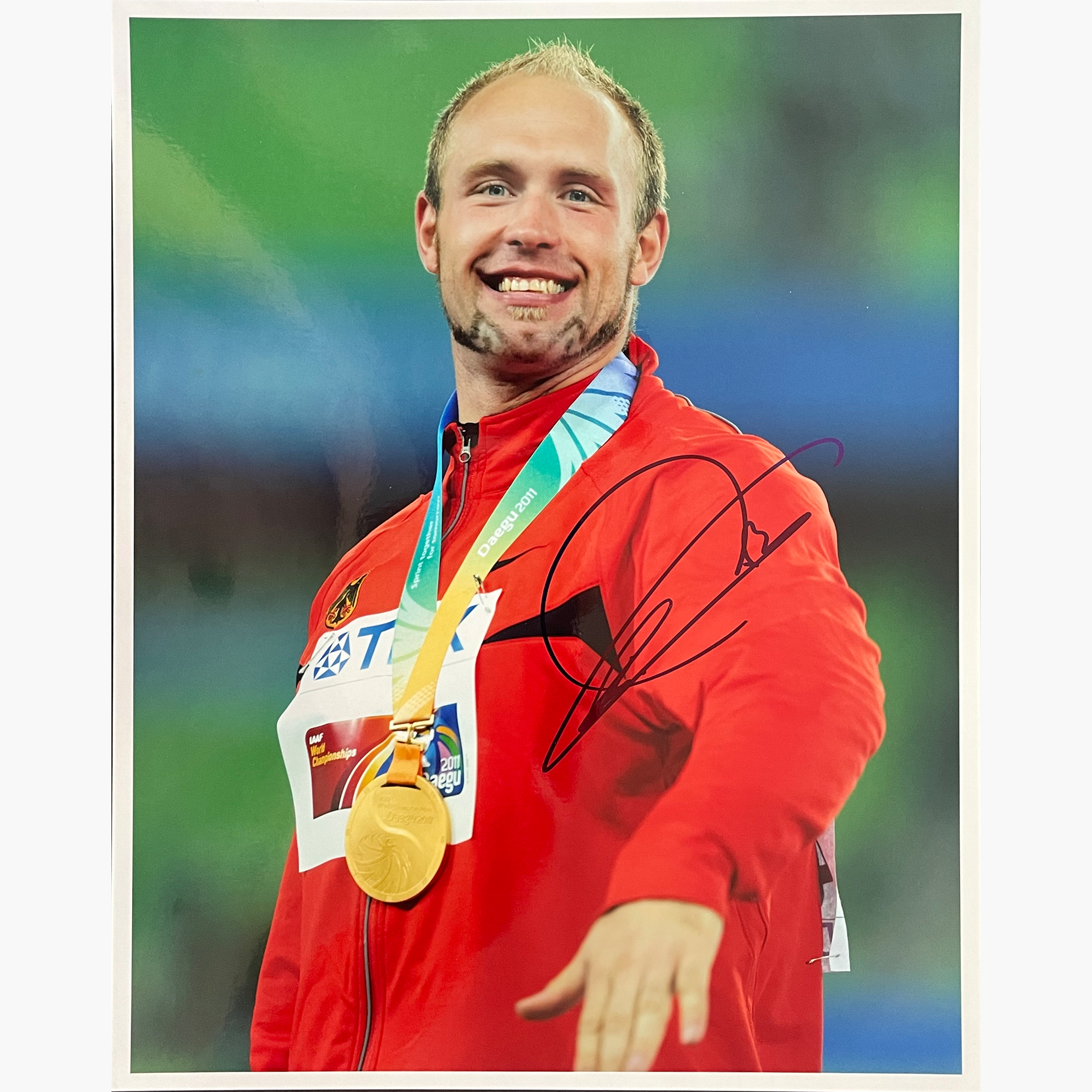 Robert Harting – Signed 25.3cm x 20.2cm Colour Photo