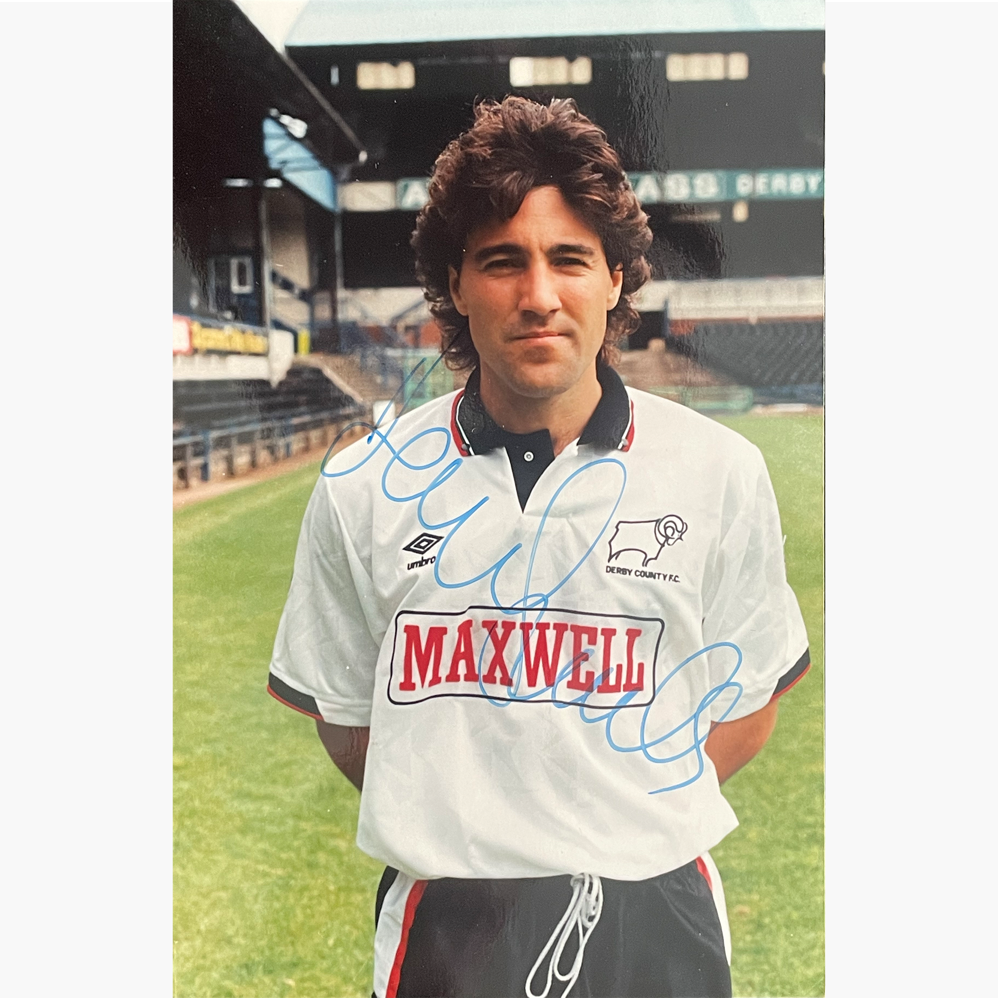 Dean Saunders – Signed 15.5cm x 10.5cm Colour Photo