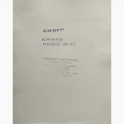 Alan Davies – Signed 25cm x 20cm Black & White Action Press Photo