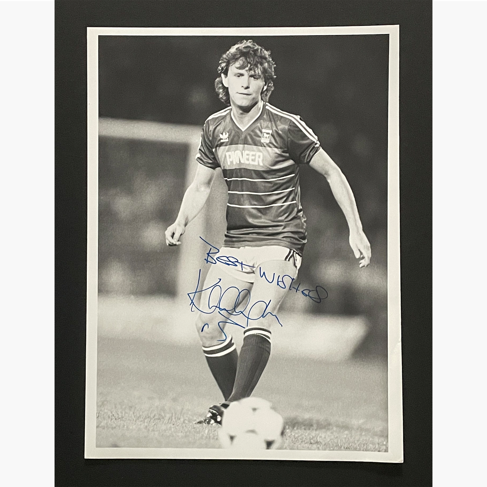 Kevin O'Callaghan – Signed 24cm x 17.5cm Black & White Action Press Photo