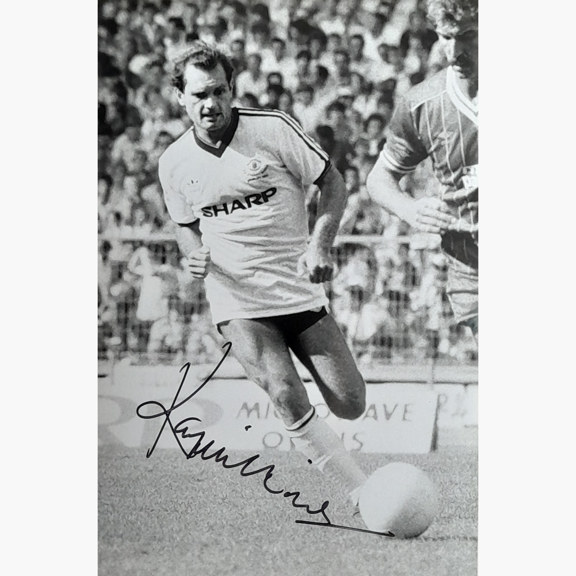 Ray Wilkins – Signed 15cm x 10cm Black & White Action Press Photo