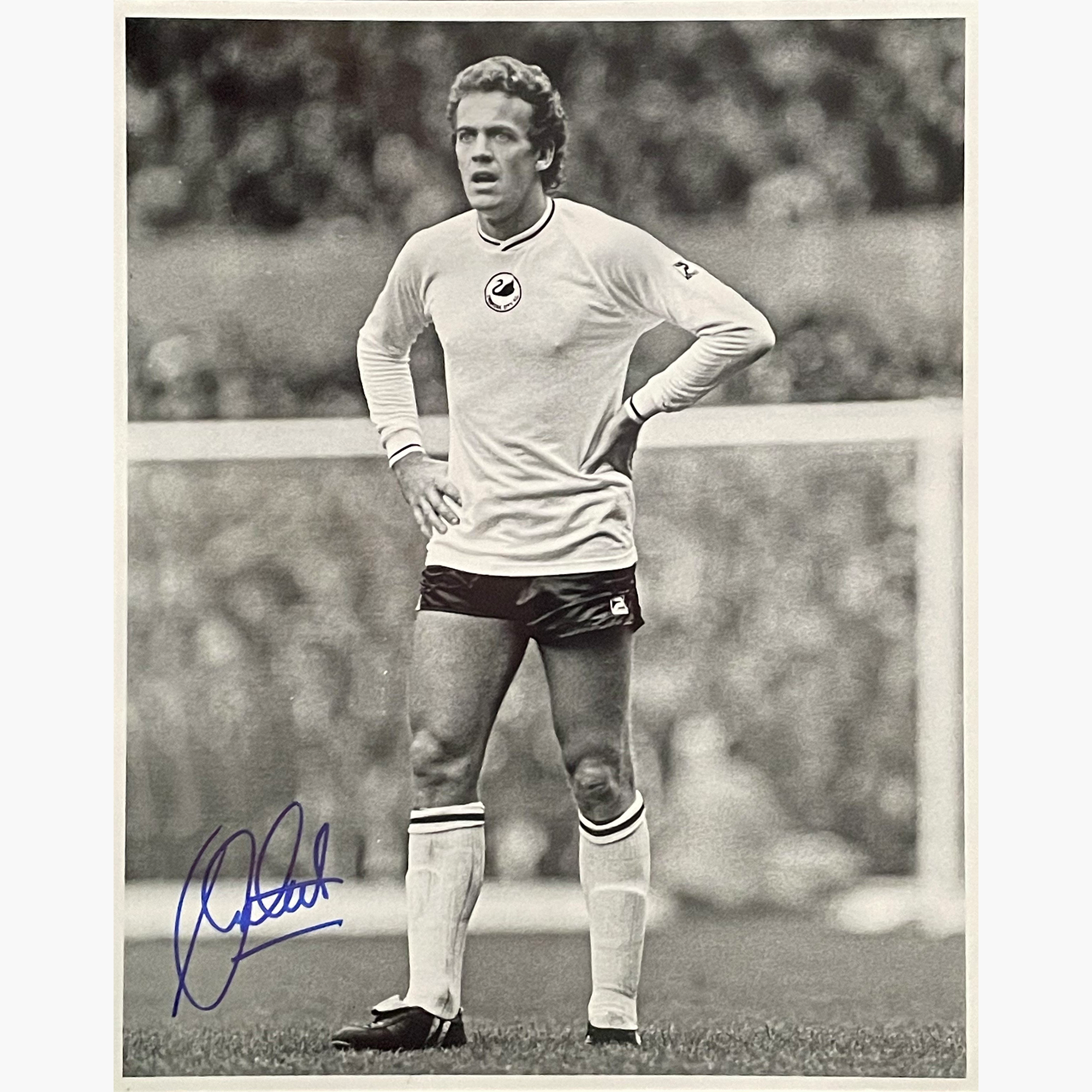 Alan Curtis – Signed 25cm x 20cm Black & White Action Photo