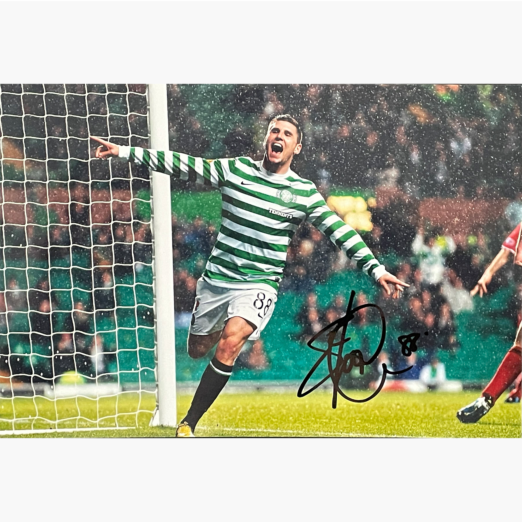 Gary Hooper – Signed 21cm x 14.5cm Colour Action Photo