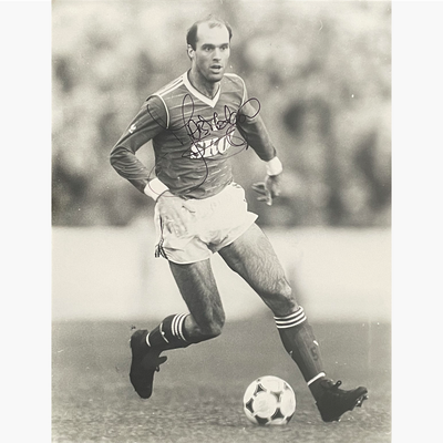 John Metgod – Signed 25.5cm x 20cm Black & White Action Press Photo