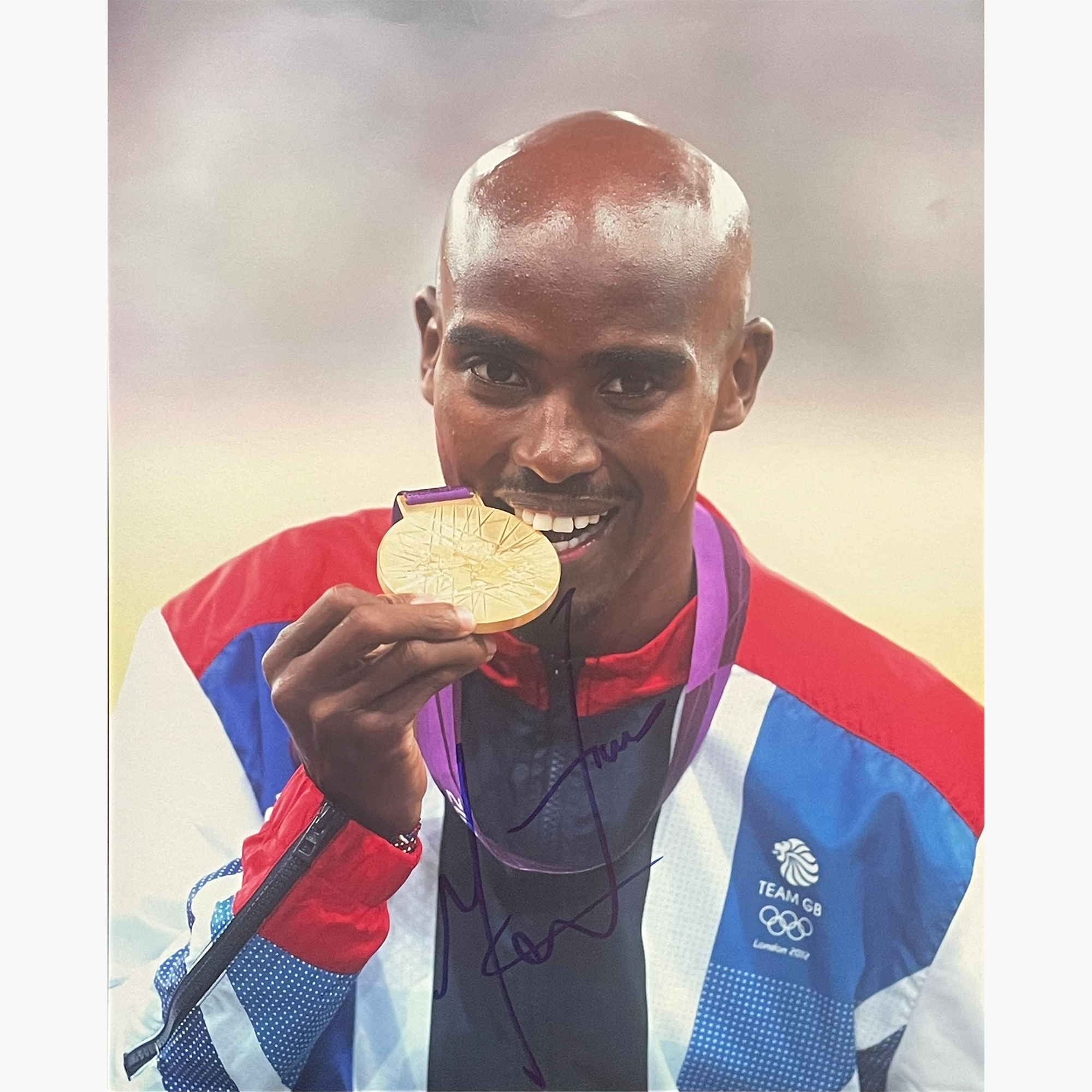 Mo Farah – Signed 25.3cm x 20.2cm Colour Photo