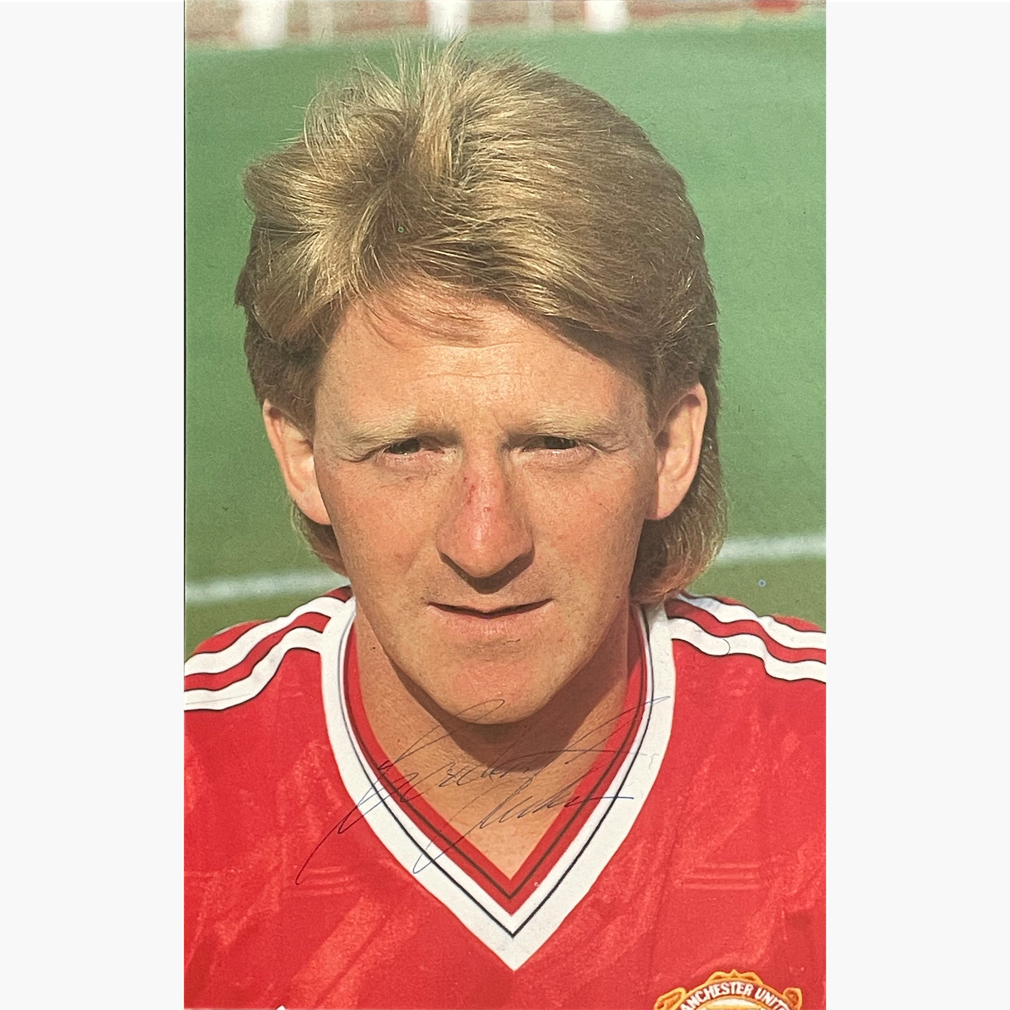 Gordon Strachan – Signed 20.5cm x 13cm Official Manchester United Colour Photo