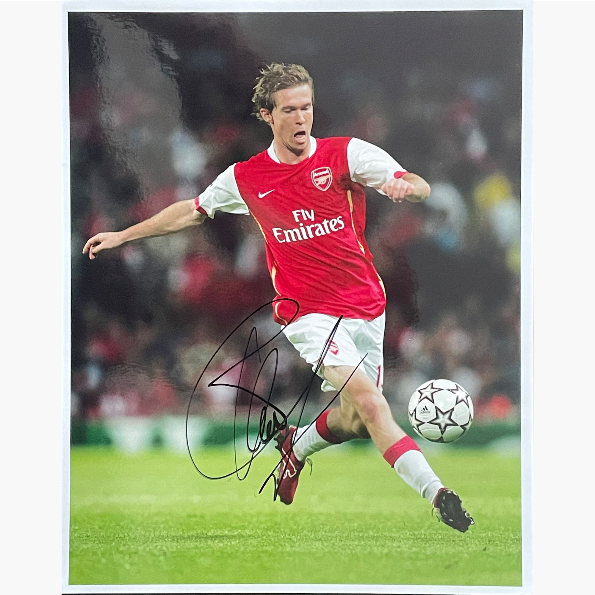 Alexander Hleb – Signed 25.5cm x 20cm Colour Action Photo