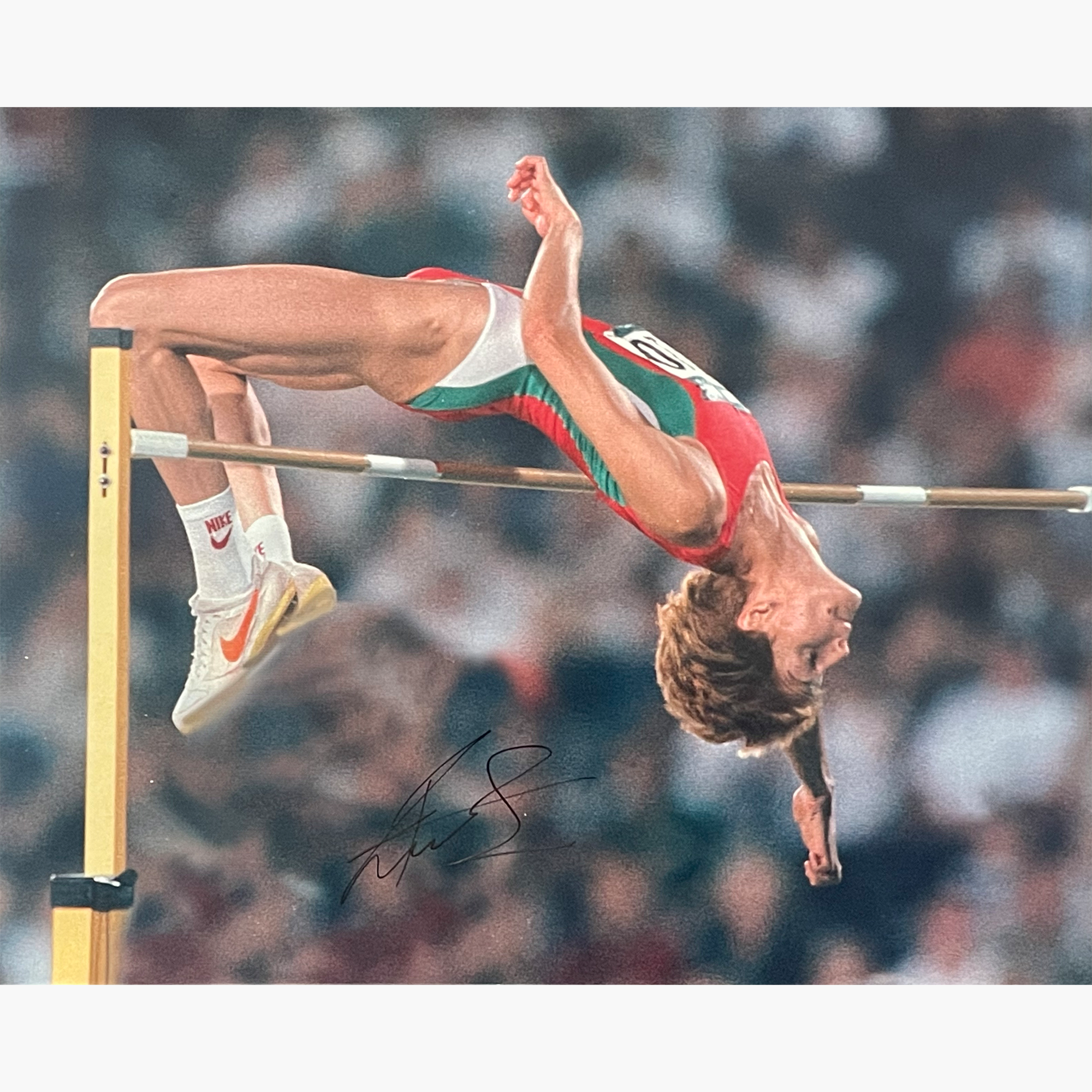 Stefka Kostadinova – Signed 25.5cm x 20.2cm Colour Action Photo