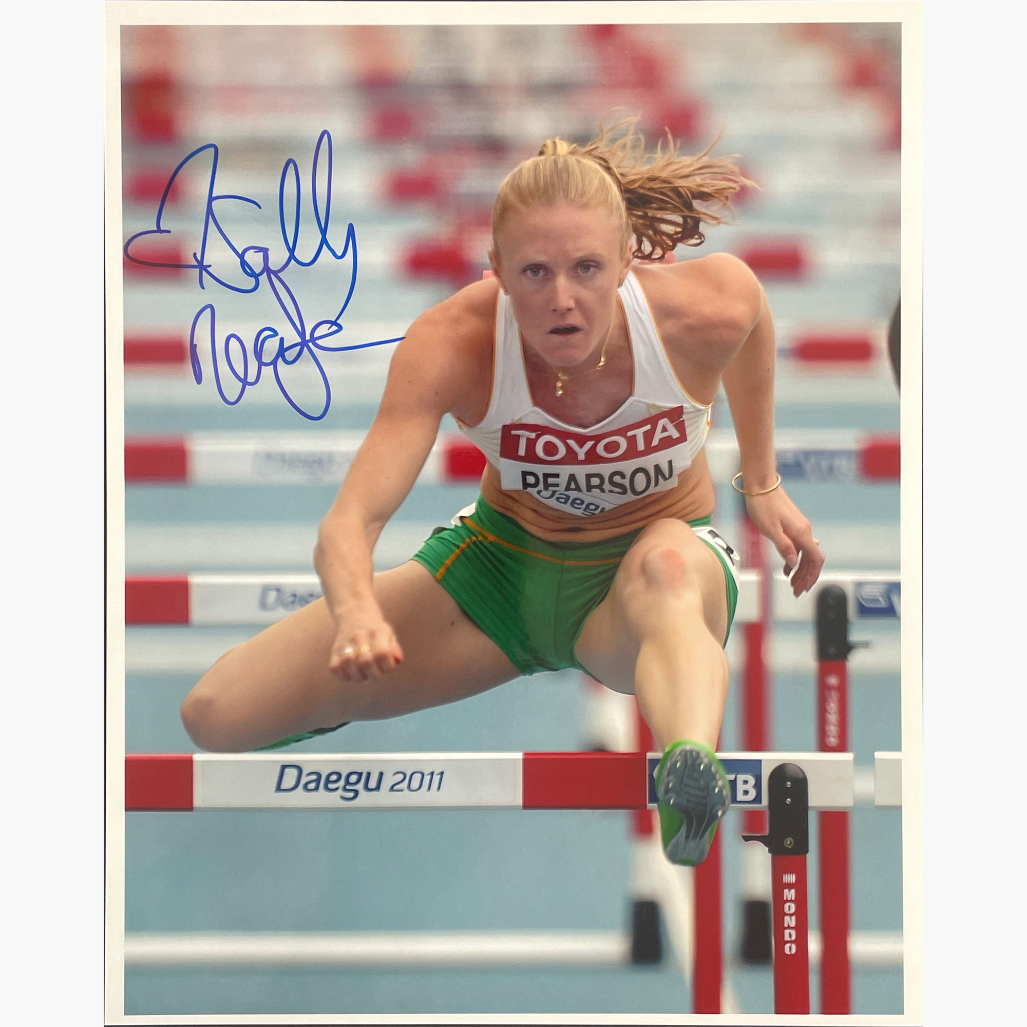 Sally Pearson – Signed 25.5cm x 20.5cm Colour Action Photo