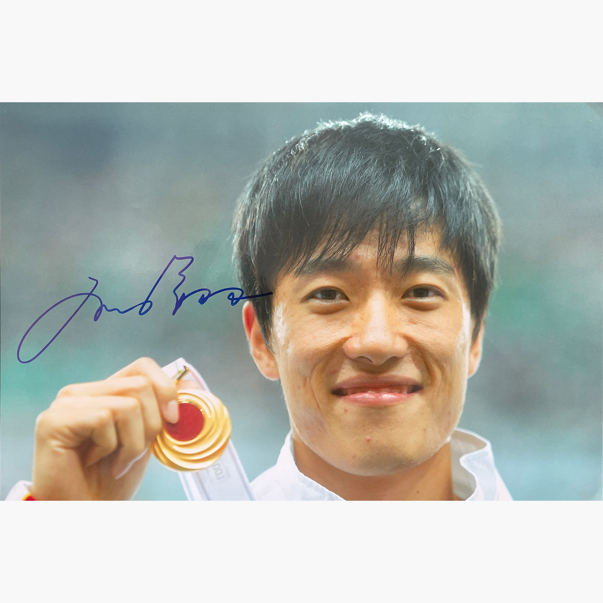 Liu Xiang – Signed 30cm x 20cm Colour Photo