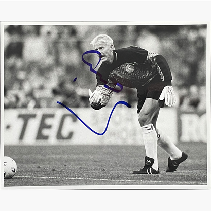 Peter Schmeichel – Signed 25.5cm x 20cm Black & White Action Press Photo
