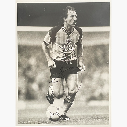 Jimmy Case – Signed 21.5cm x 17cm Black & White Action Press Photo