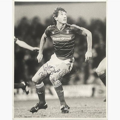 Terry Butcher – Signed 25.5cm x 20cm Black & White Action Press Photo