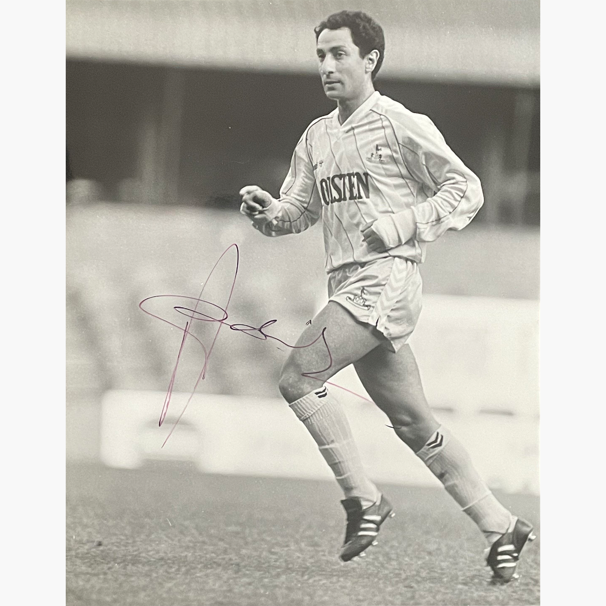 Ossie Ardilles – Signed 24cm x 19cm Black & White Action Press Photo