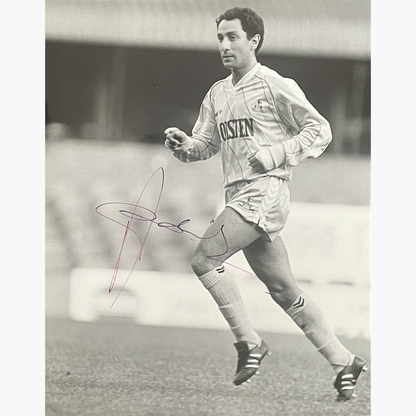 Ossie Ardilles – Signed 24cm x 19cm Black & White Action Press Photo