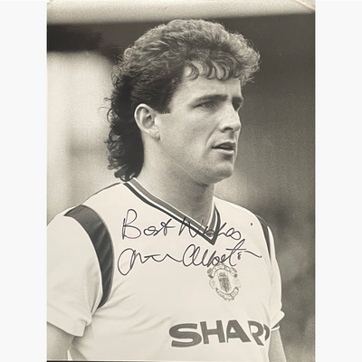 Arthur Albiston – Signed 20cm x 15cm Black & White Action Press Photo