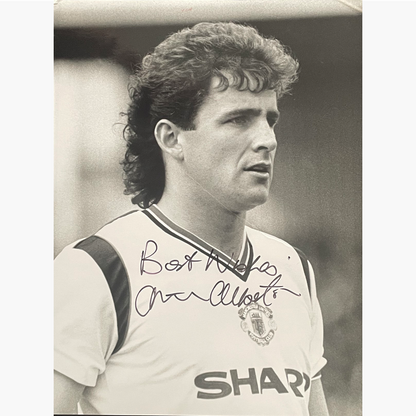 Arthur Albiston – Signed 20cm x 15cm Black & White Action Press Photo