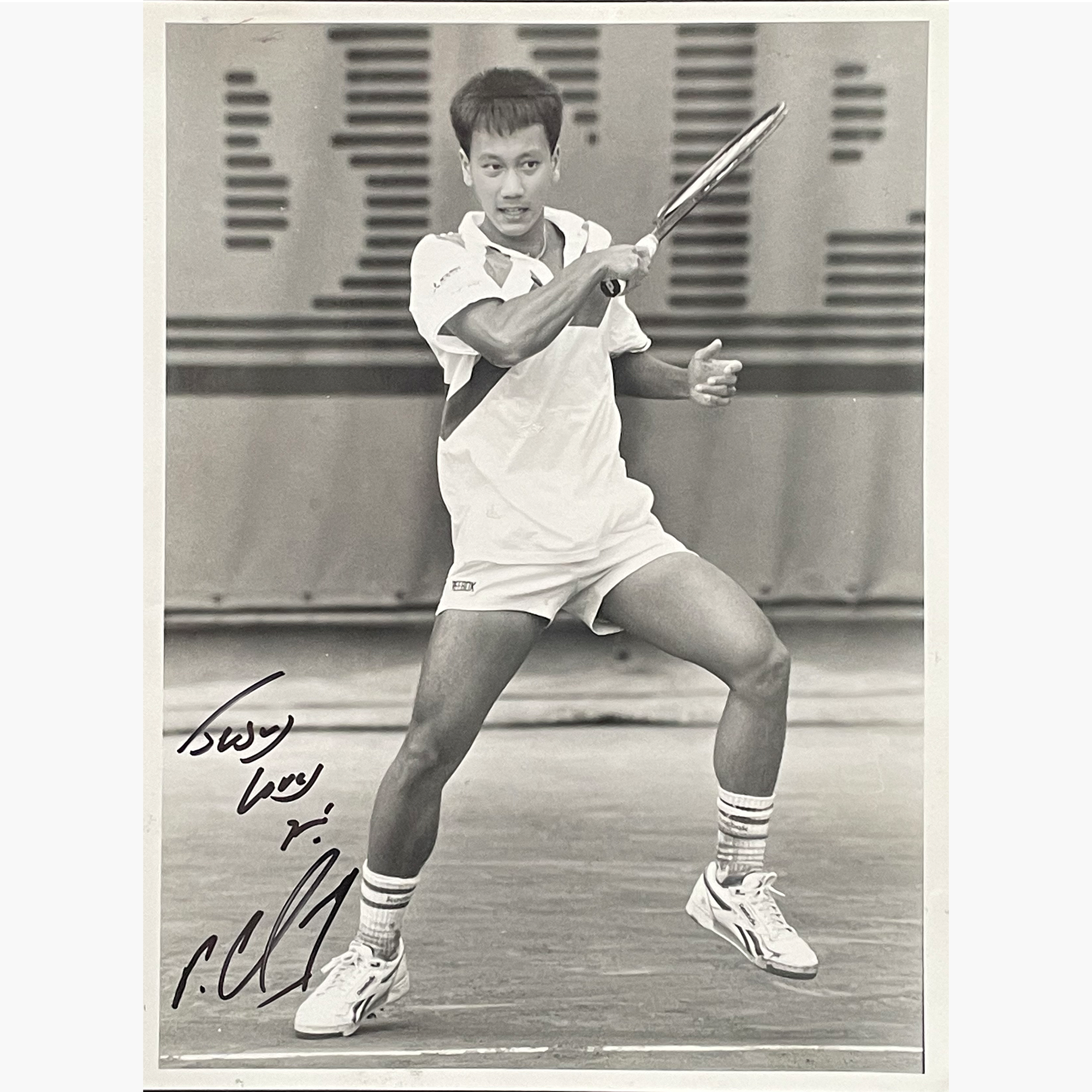 Michael Chang - Signed 25.5cm x 19cm Black & White Action Press Photo