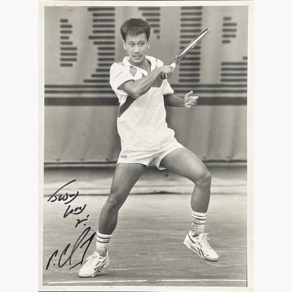 Michael Chang - Signed 25.5cm x 19cm Black & White Action Press Photo